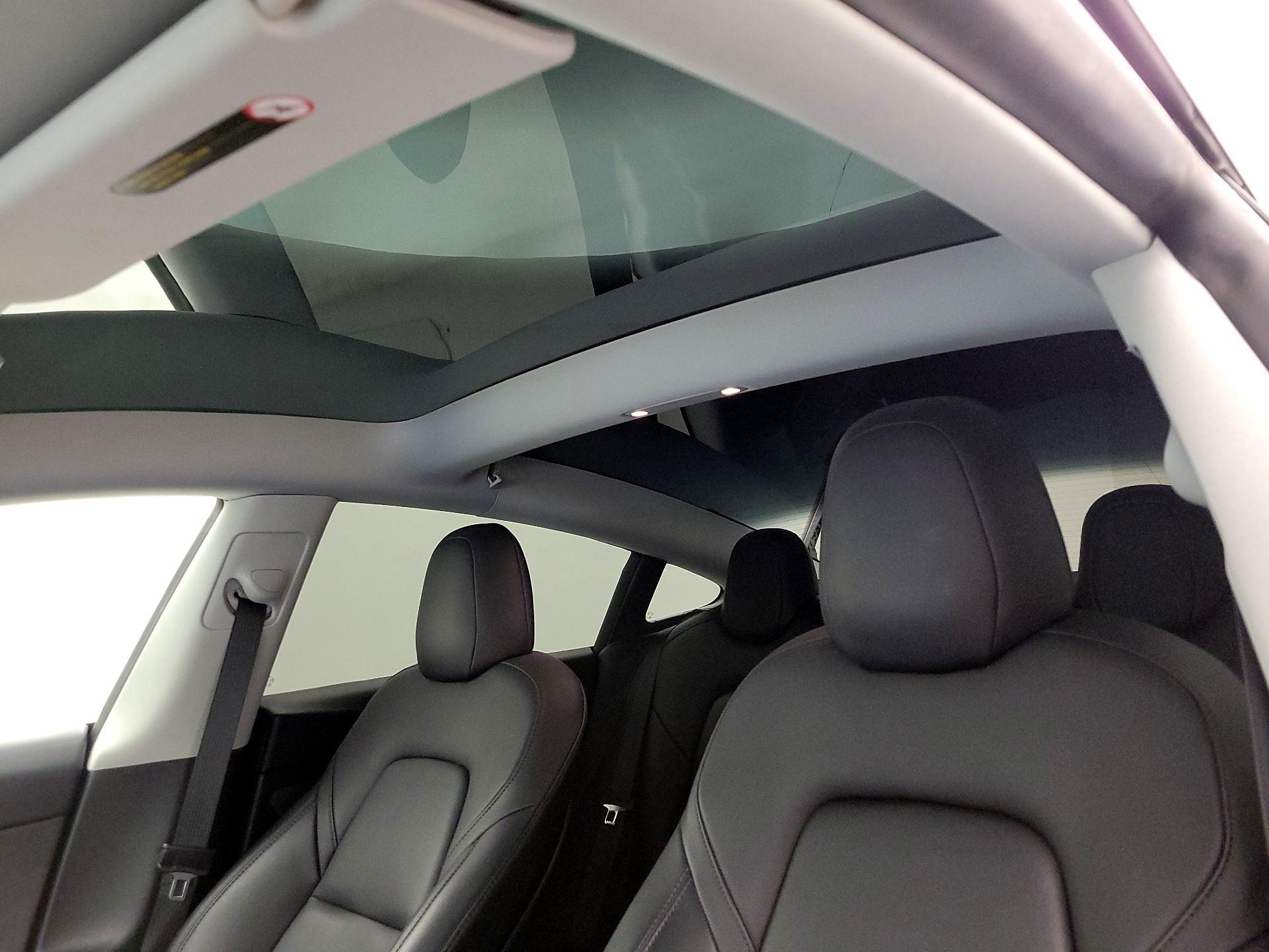 Thumbnail: 2022 Tesla Model 3 - 15