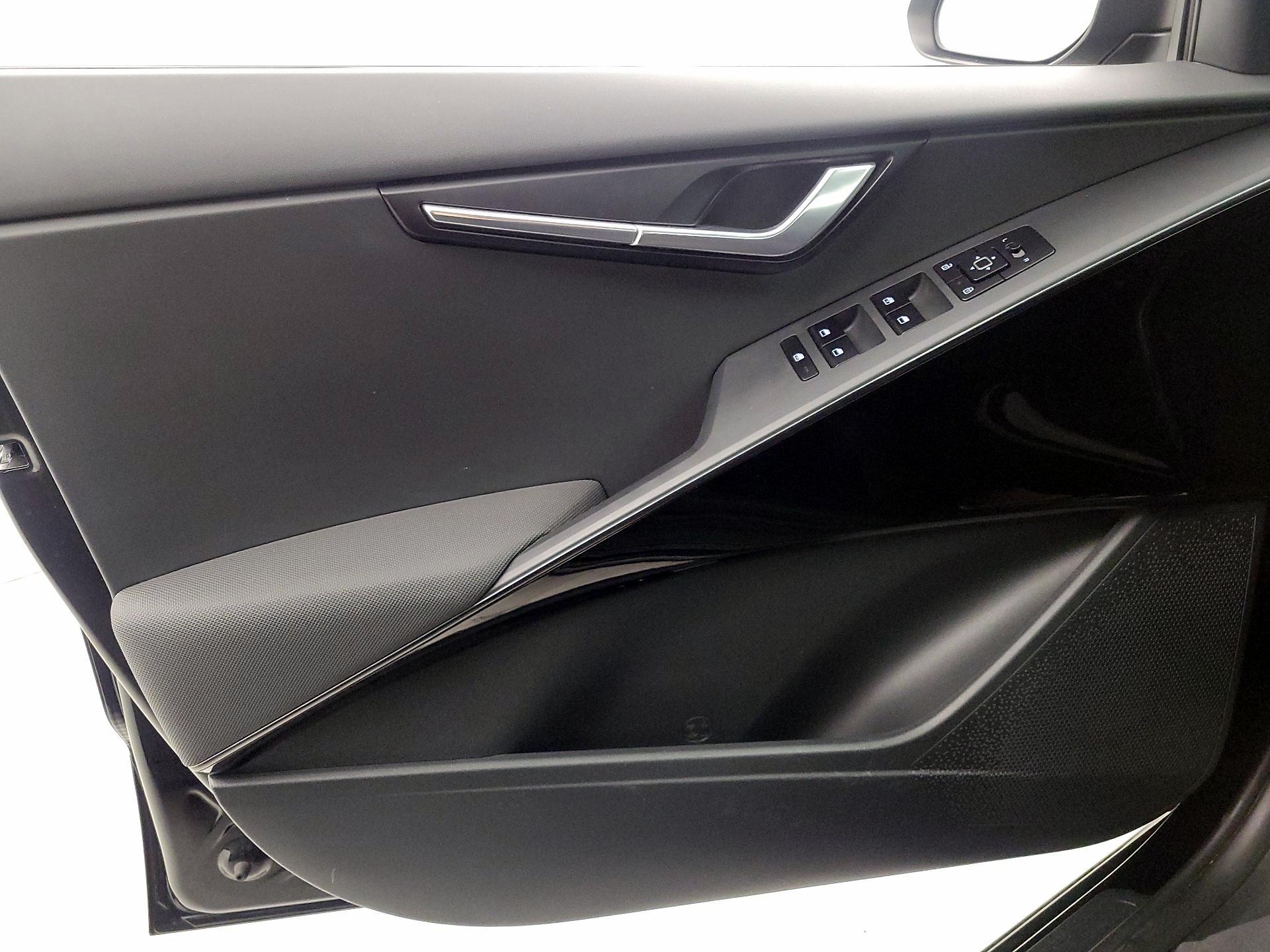 Thumbnail: 2024 Kia Niro - 12