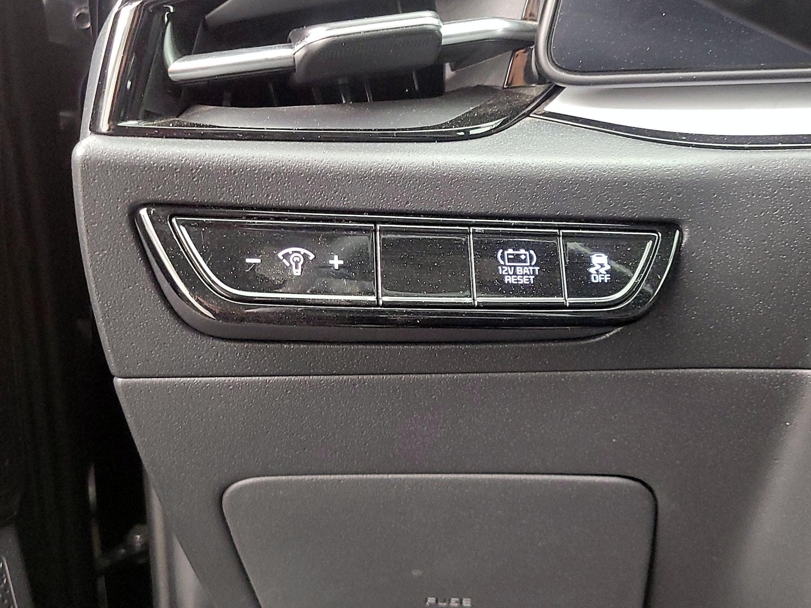 2024 Kia Niro EX - Photo 14