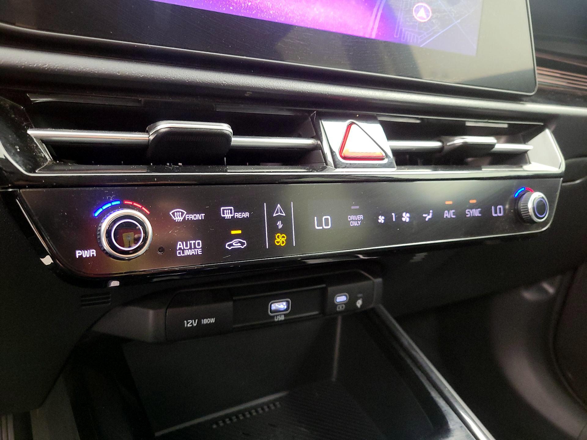 Thumbnail: 2024 Kia Niro - 16