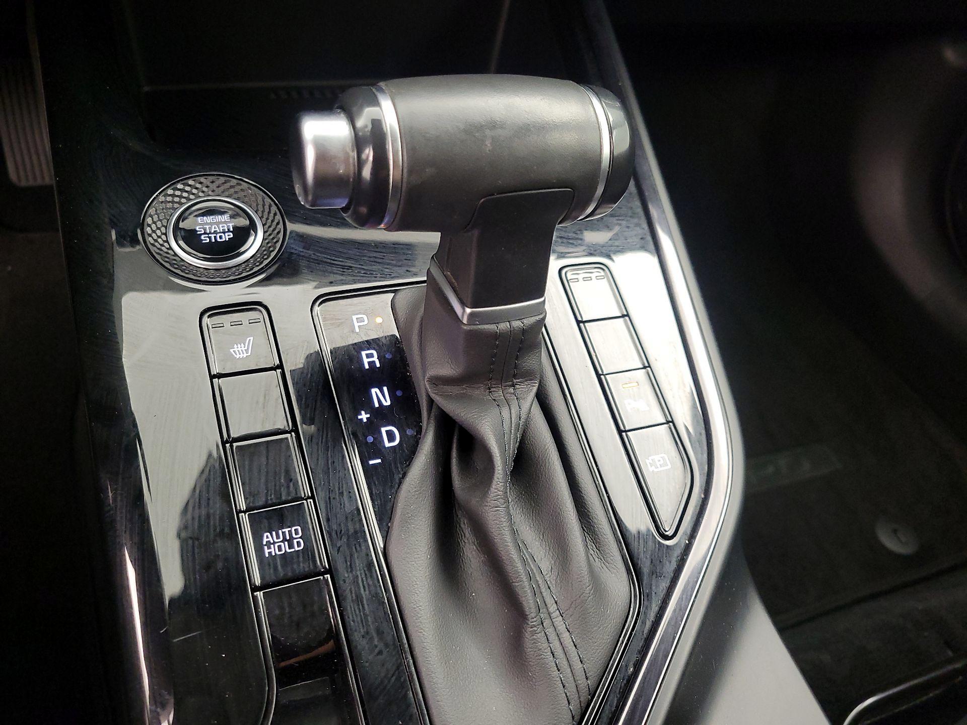 Thumbnail: 2024 Kia Niro - 17