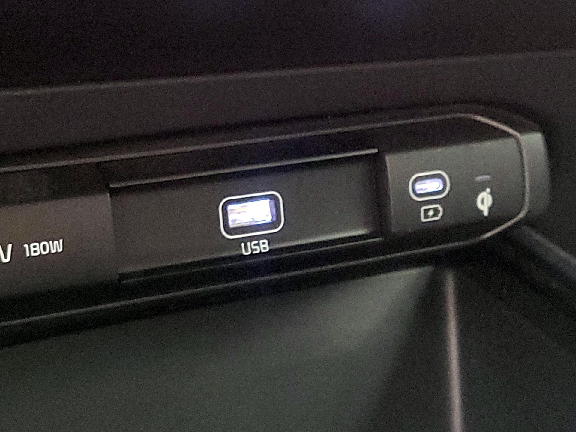 Thumbnail: 2024 Kia Niro - 18