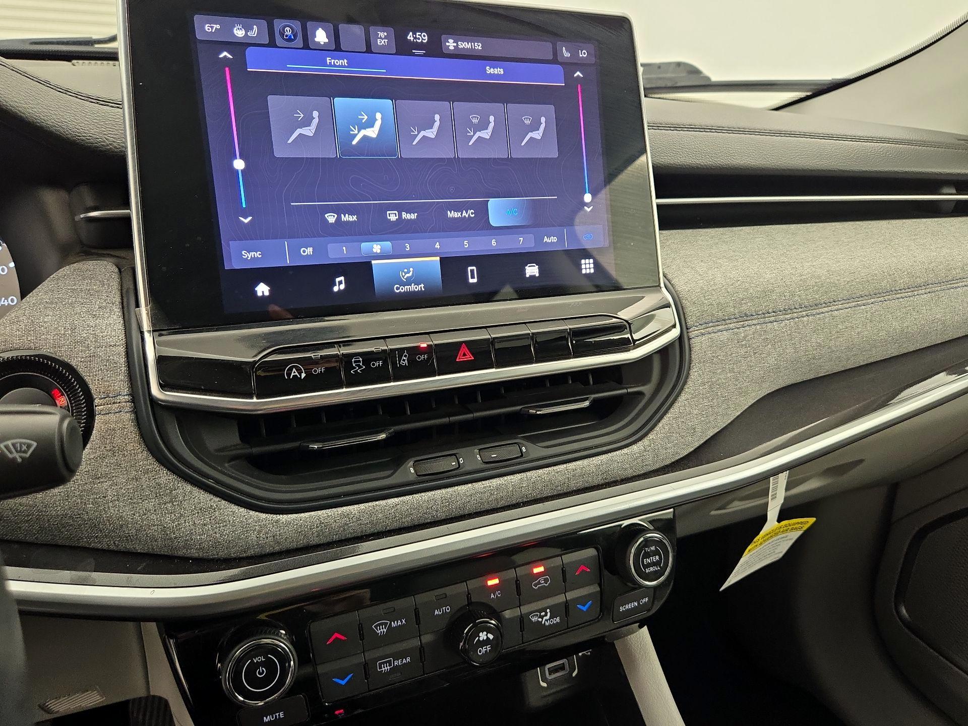Thumbnail: 2022 Jeep Compass - 16