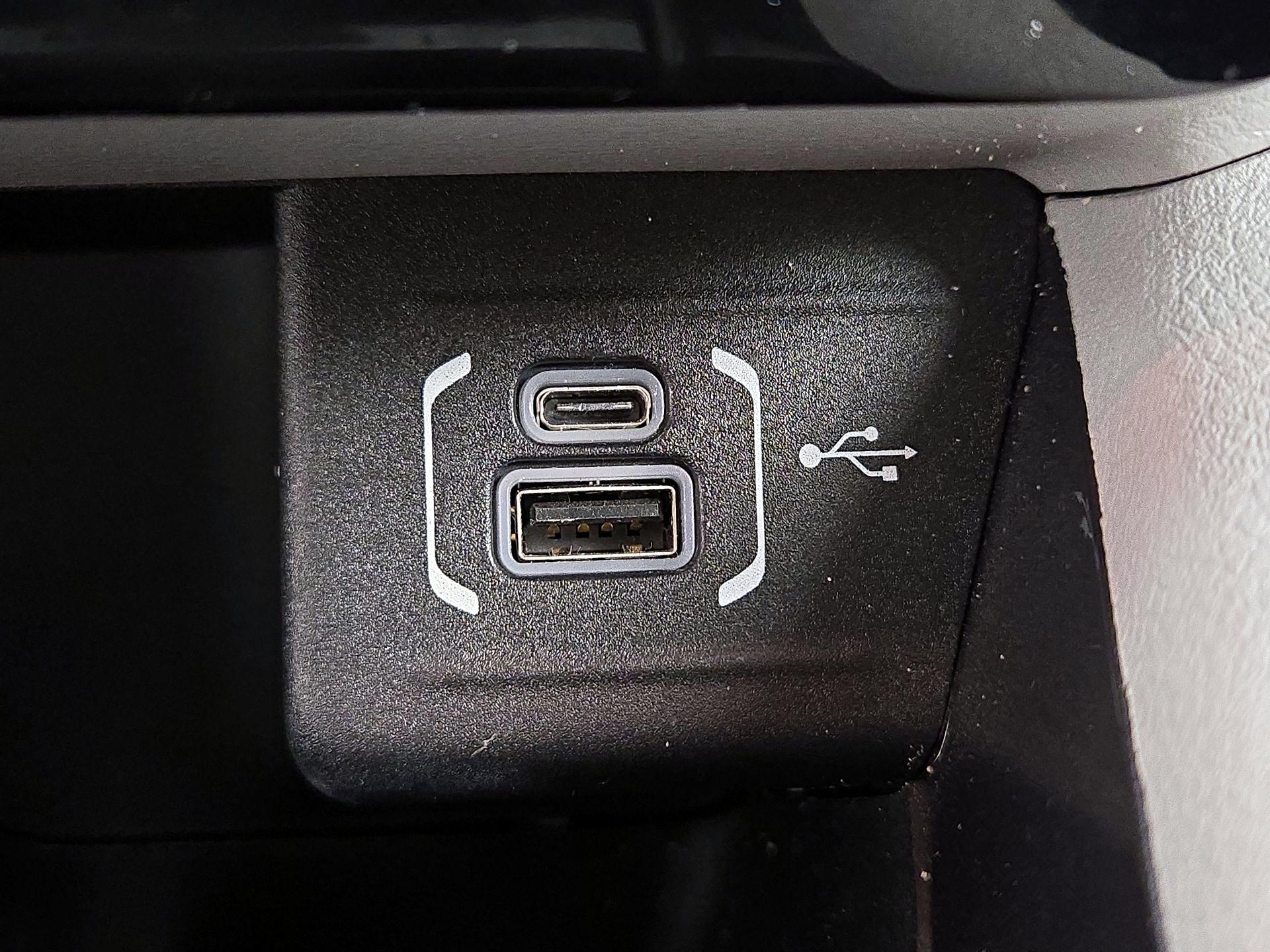 Thumbnail: 2022 Jeep Compass - 18