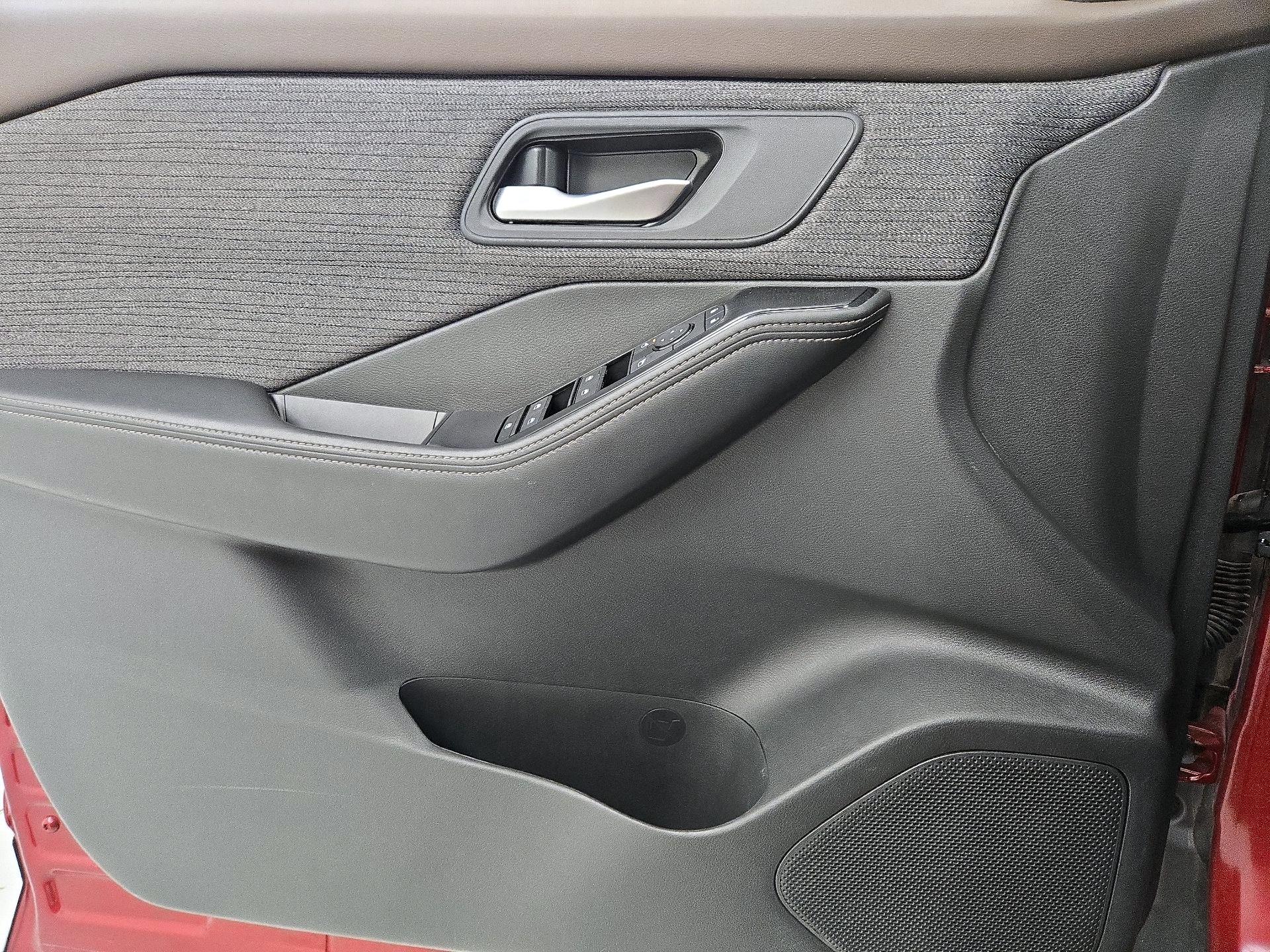 Thumbnail: 2023 Nissan Rogue - 12