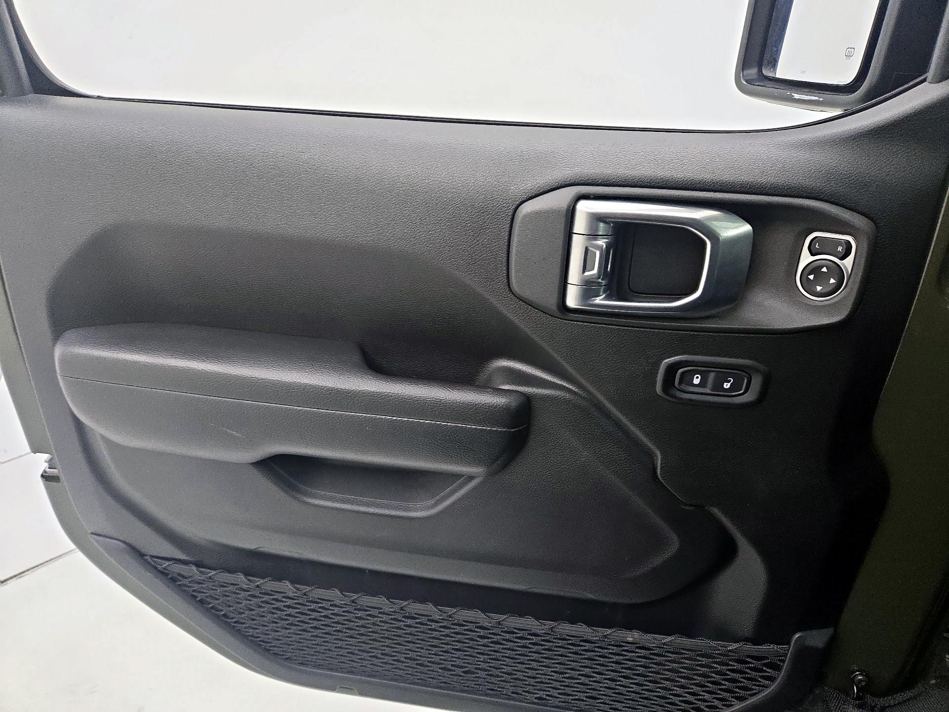 Thumbnail: 2022 Jeep Wrangler - 12
