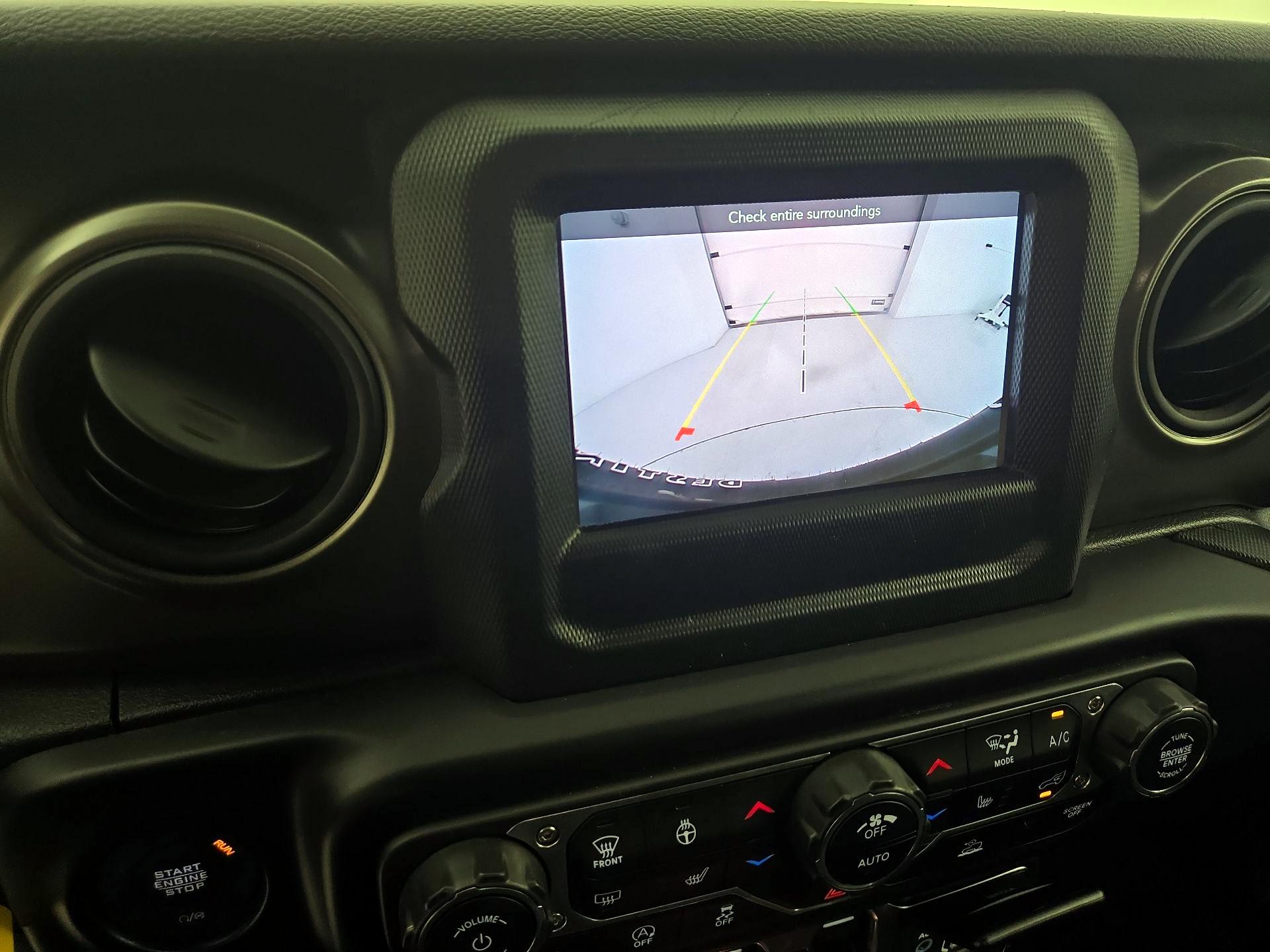 Thumbnail: 2022 Jeep Wrangler - 14