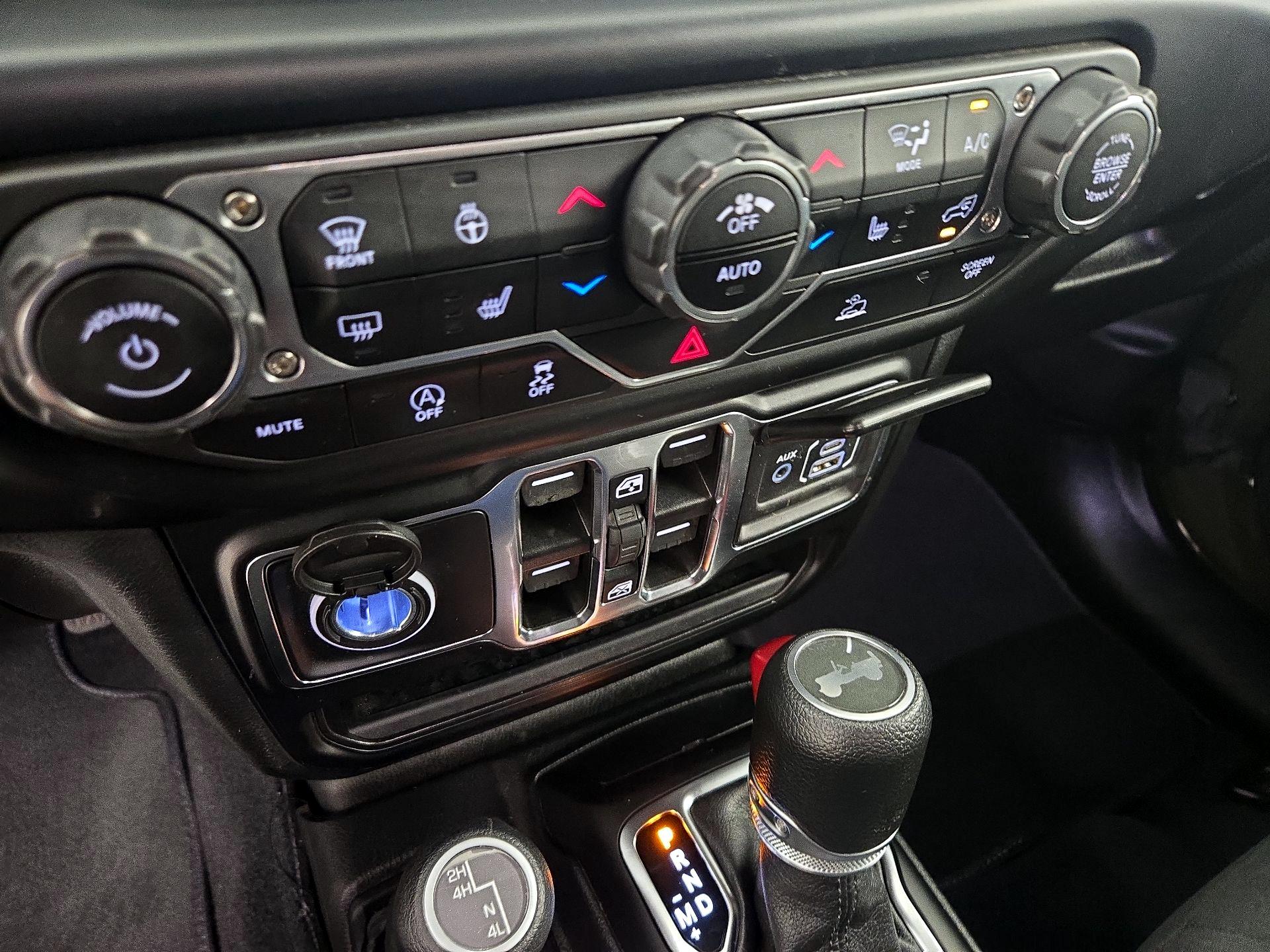 Thumbnail: 2022 Jeep Wrangler - 16