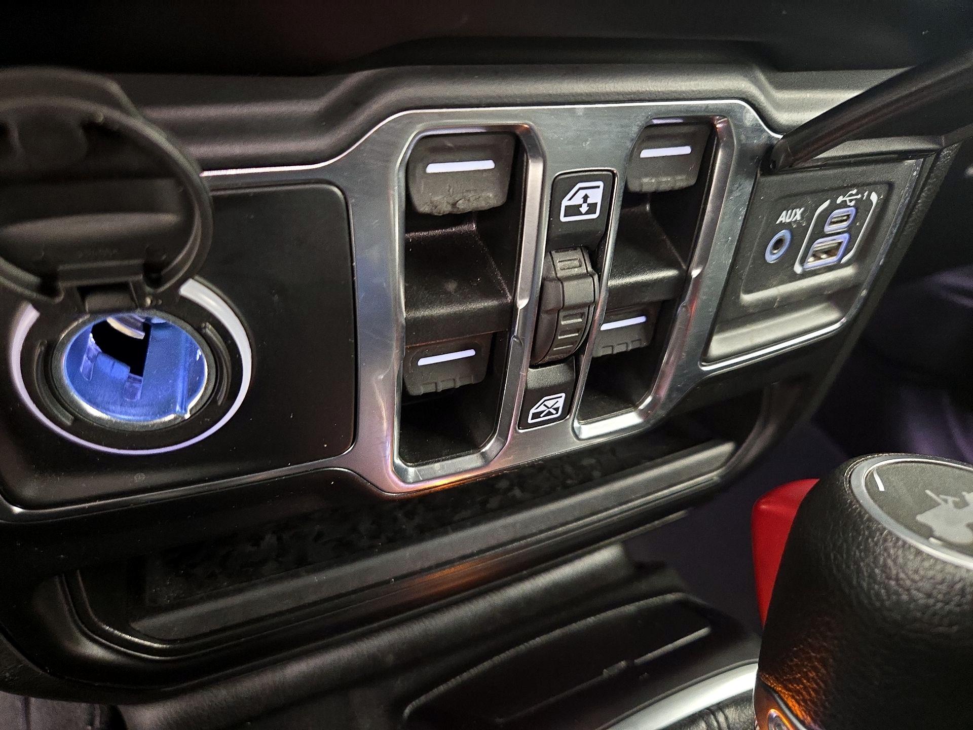 Thumbnail: 2022 Jeep Wrangler - 18
