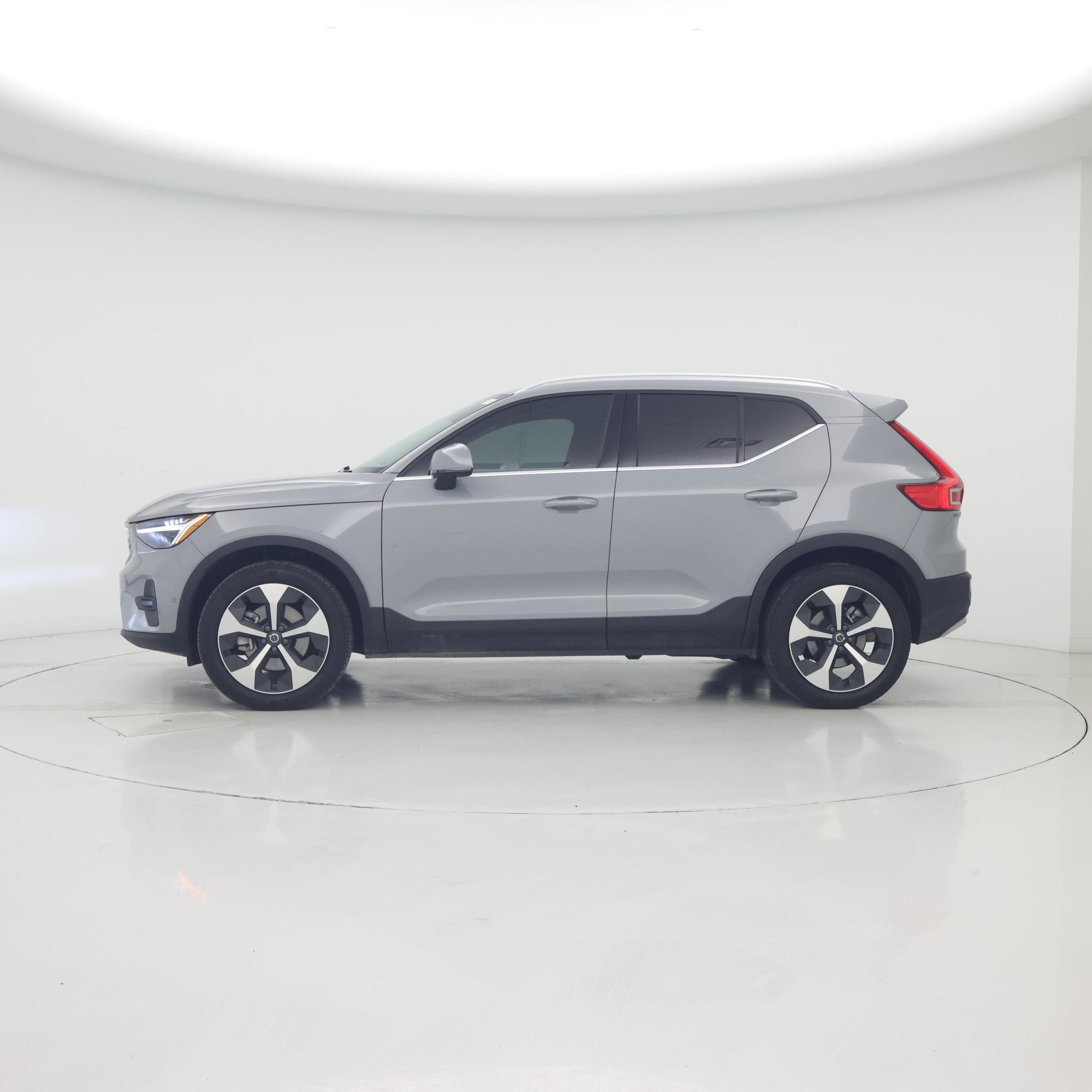 Thumbnail: 2024 Volvo XC40 - 3