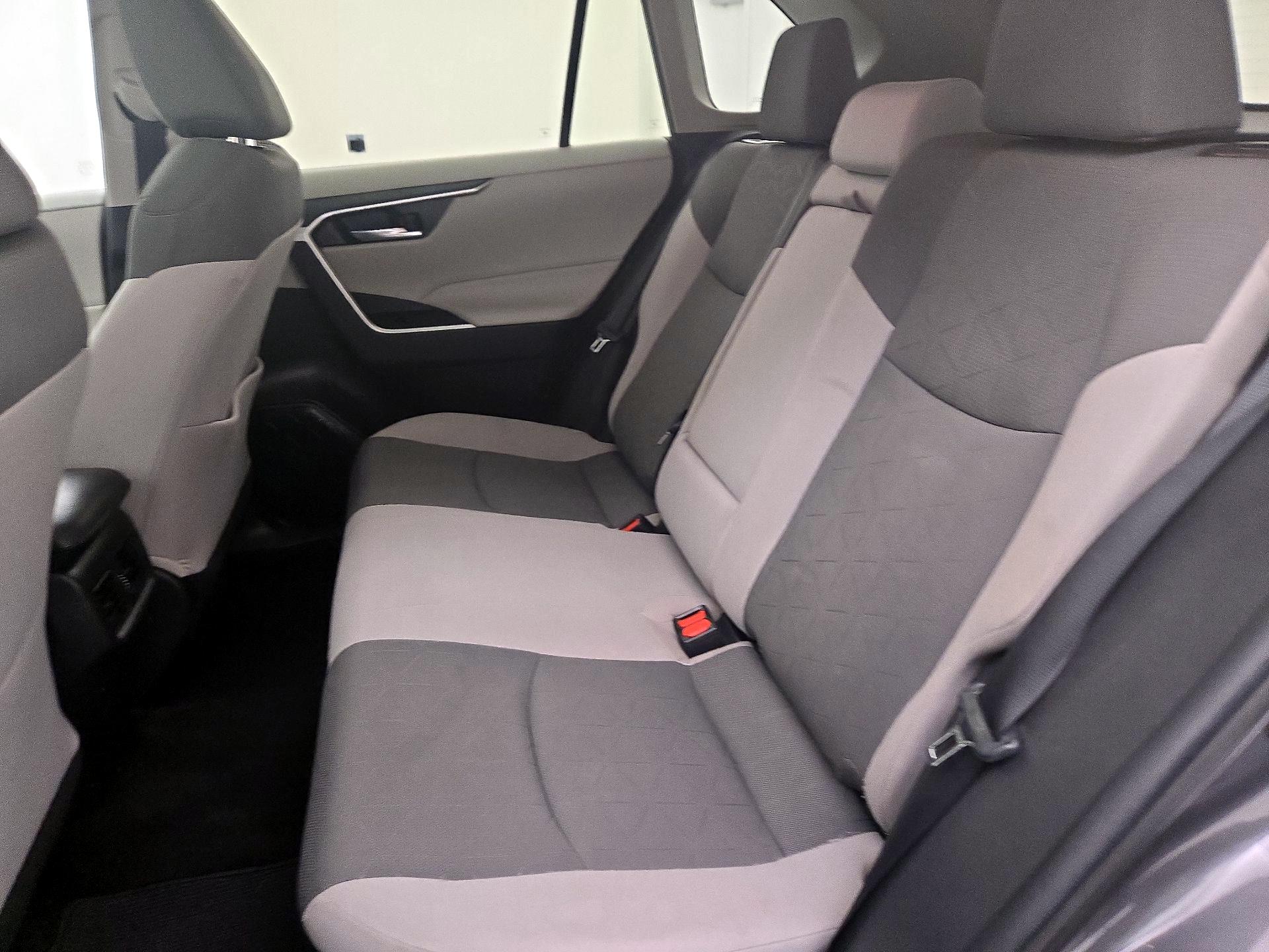 Thumbnail: 2021 Toyota RAV4 - 20