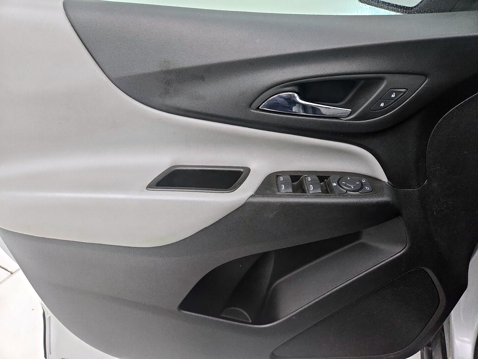 Thumbnail: 2022 Chevrolet Equinox - 12