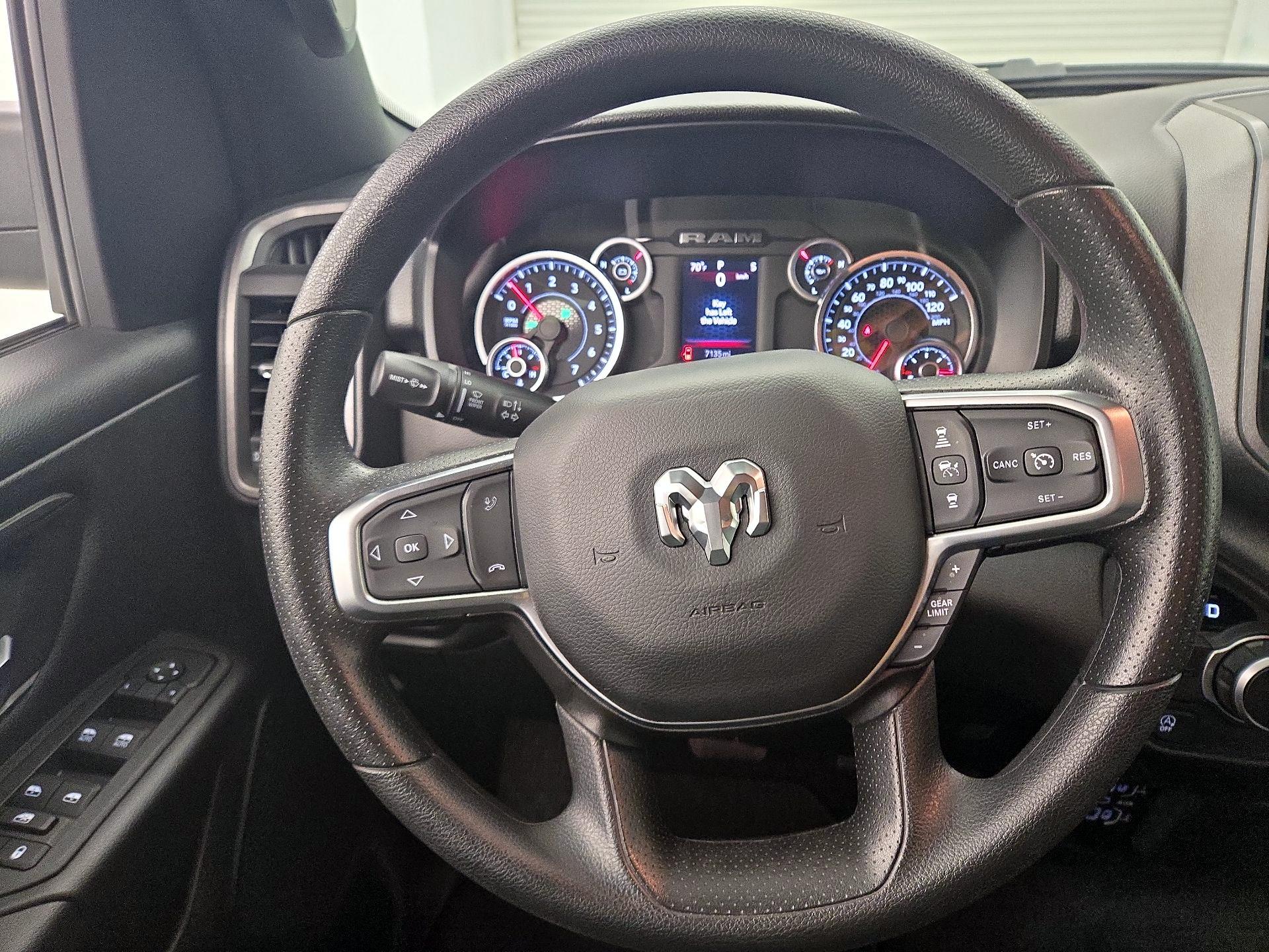 Thumbnail: 2025 RAM 1500 - 10