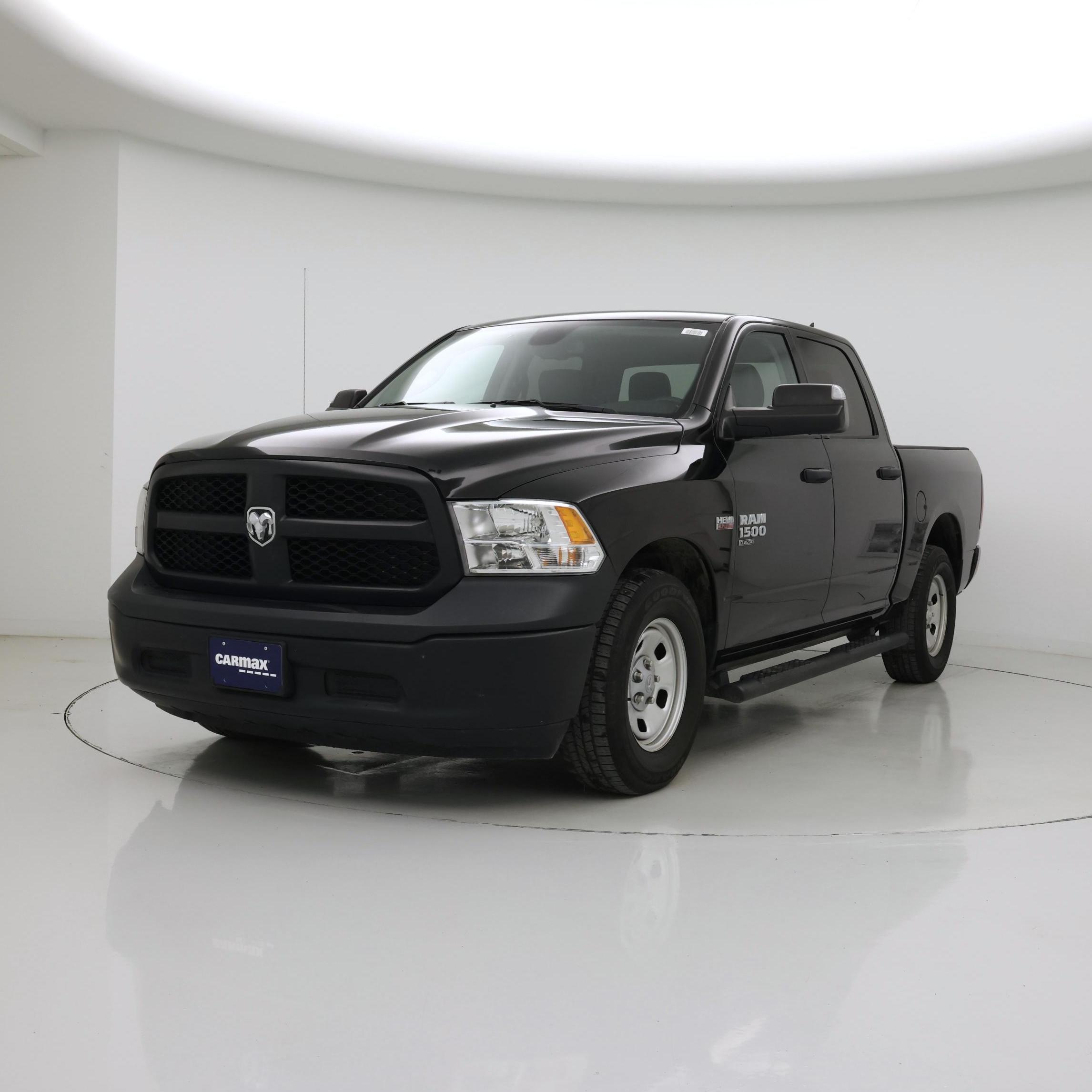 Thumbnail: 2023 RAM 1500 Classic - 4