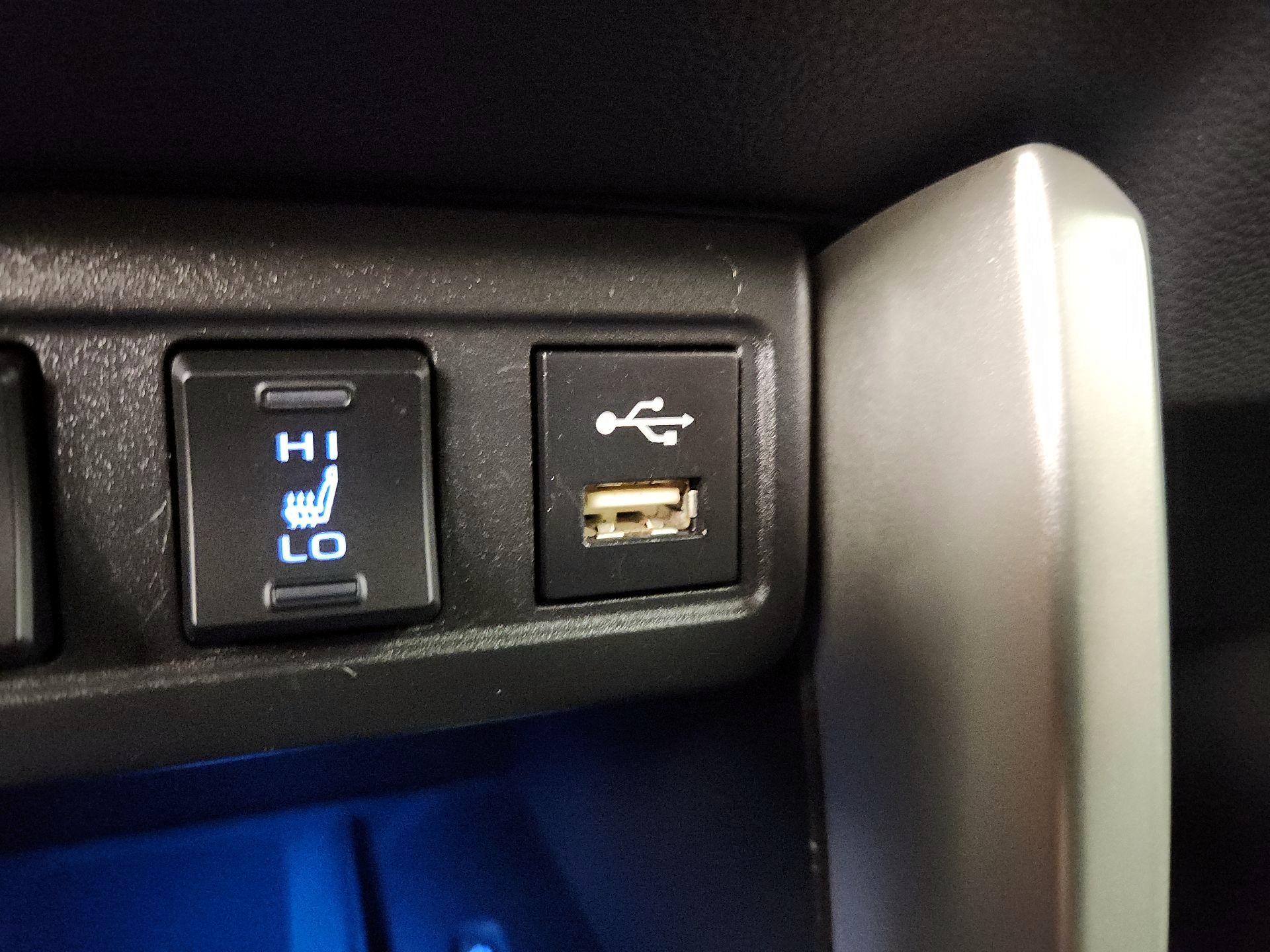 Thumbnail: 2022 Toyota Corolla Cross - 18