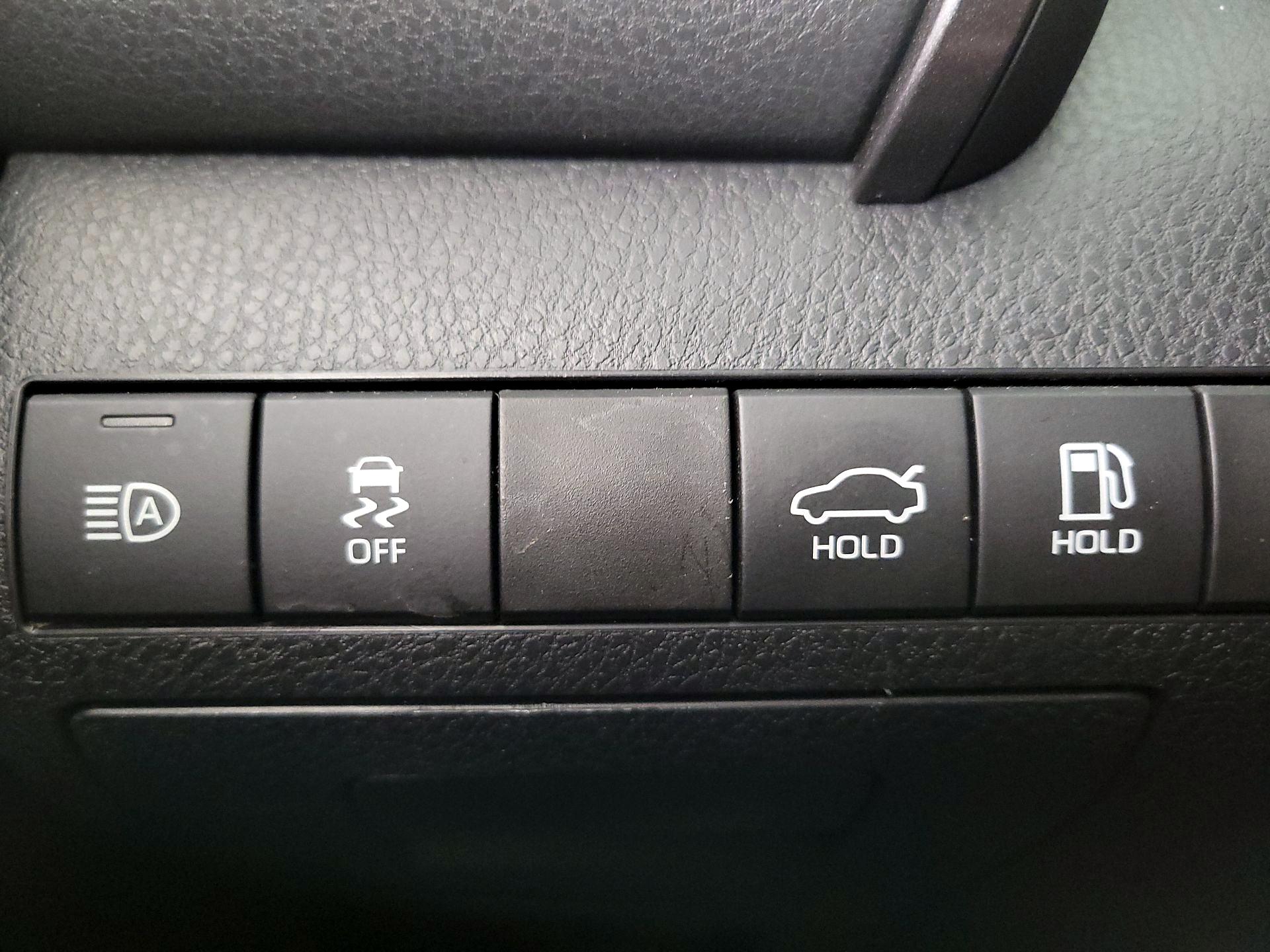 Thumbnail: 2022 Toyota Camry - 13