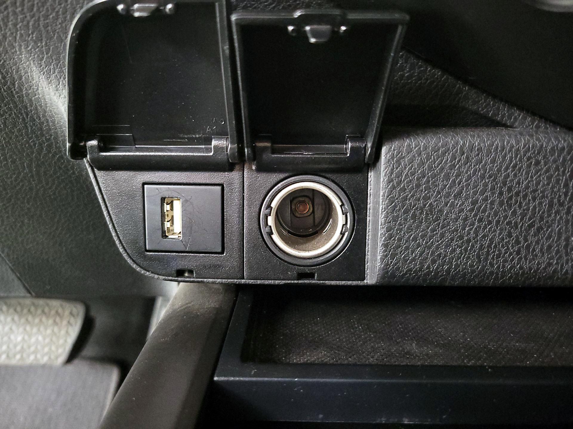 Thumbnail: 2022 Toyota Camry - 18