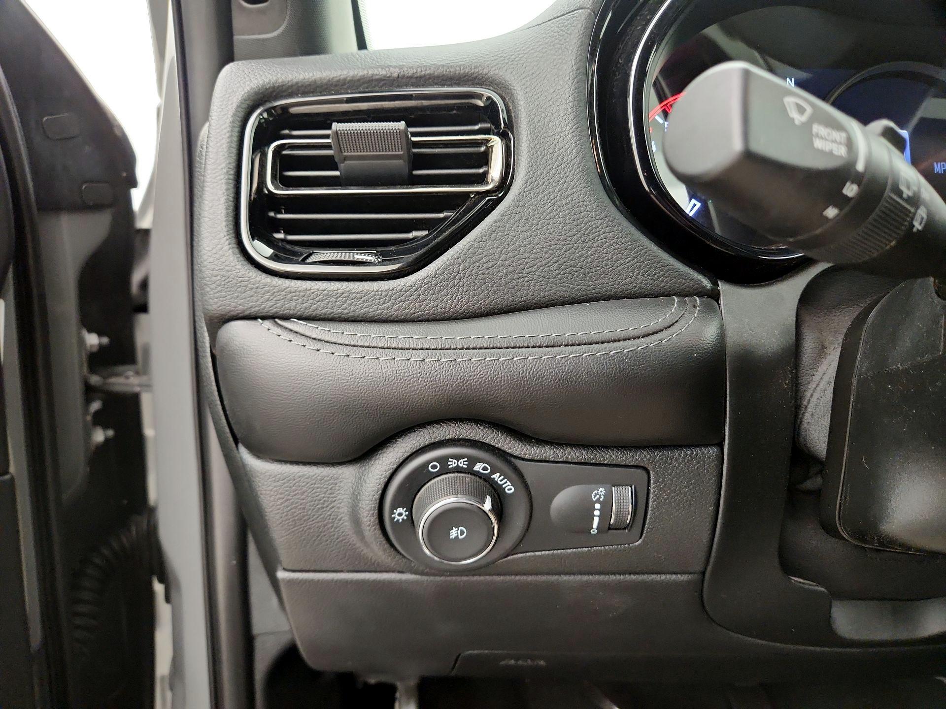 Thumbnail: 2022 Dodge Durango - 13