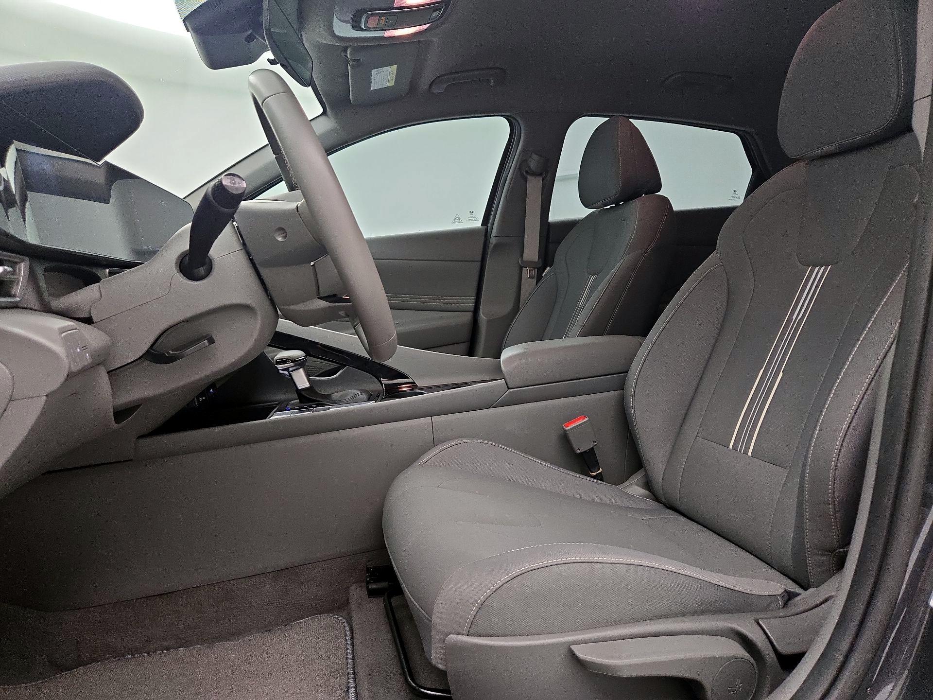 Thumbnail: 2023 Hyundai Elantra - 11