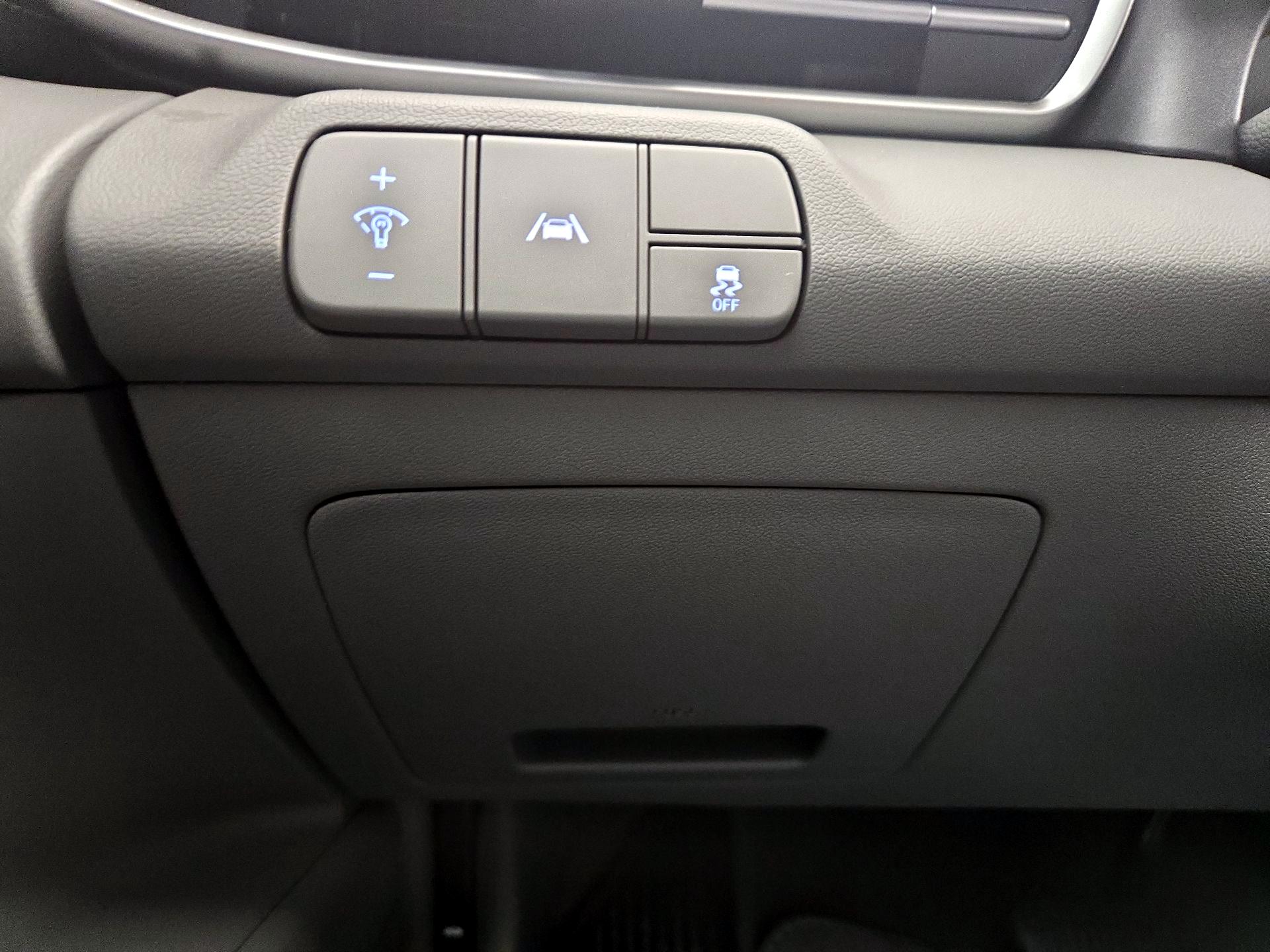 Thumbnail: 2023 Hyundai Elantra - 13