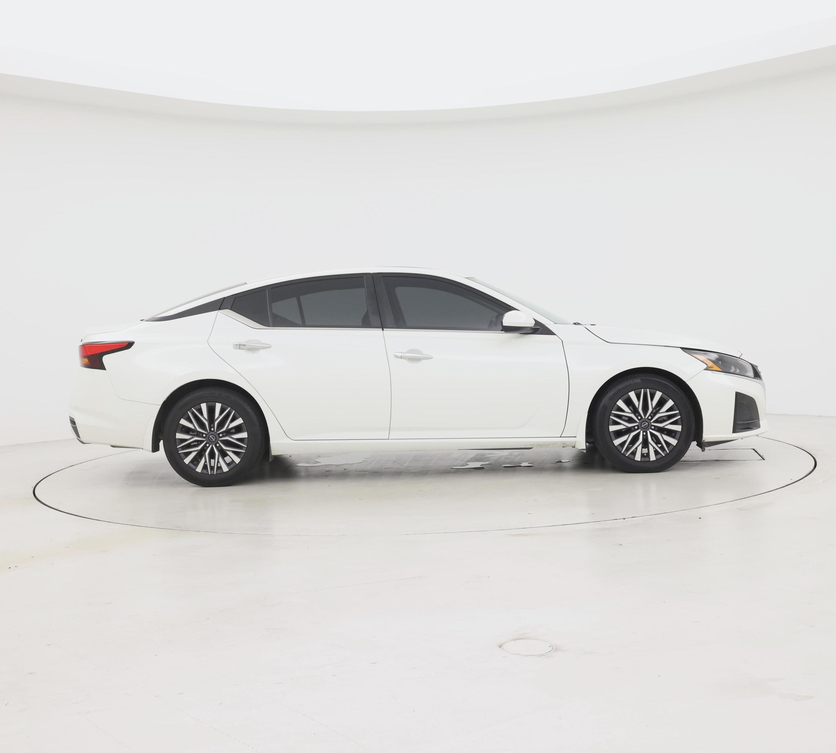 Thumbnail: 2023 Nissan Altima - 7