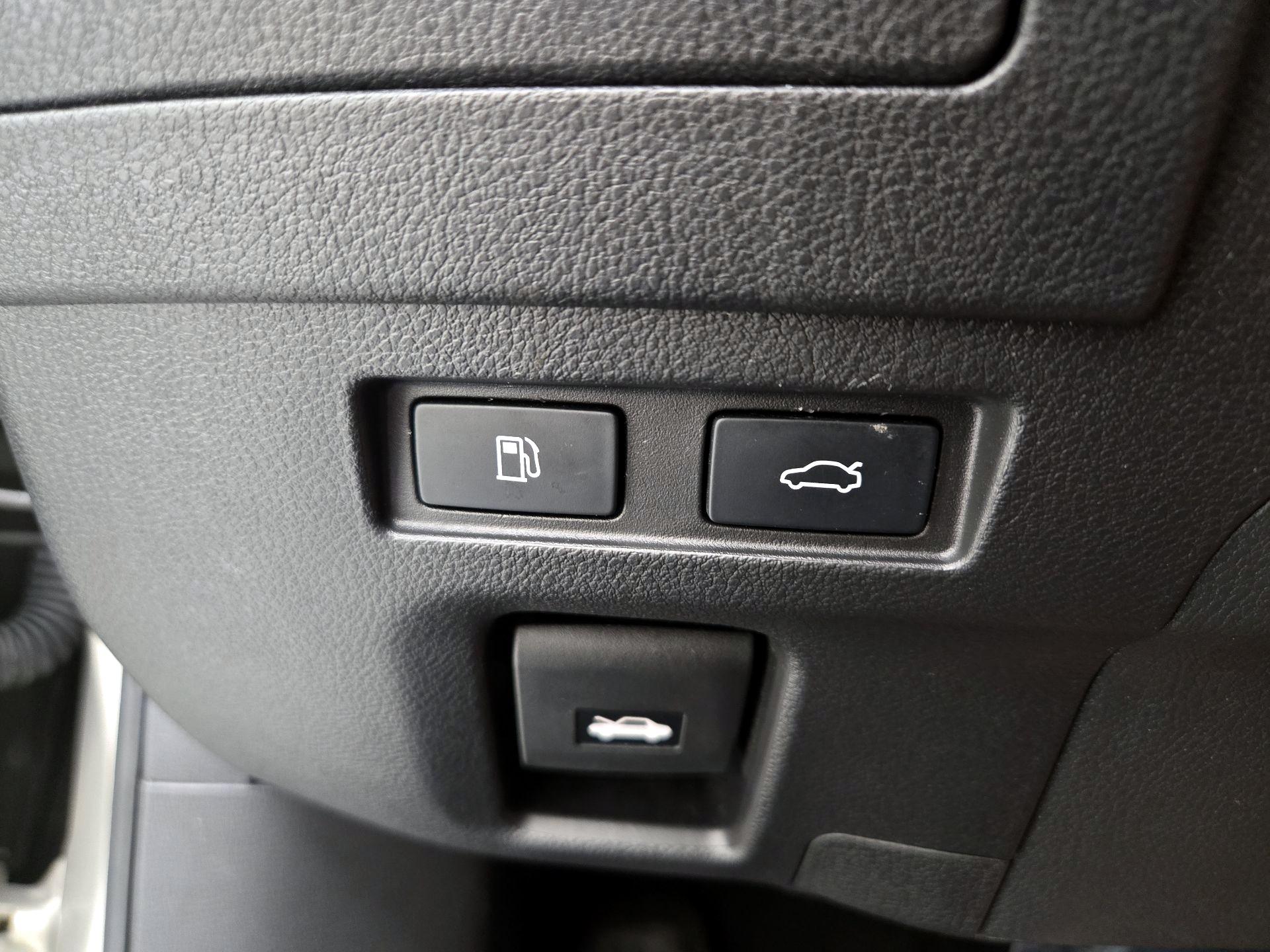 Thumbnail: 2023 Lexus ES - 13