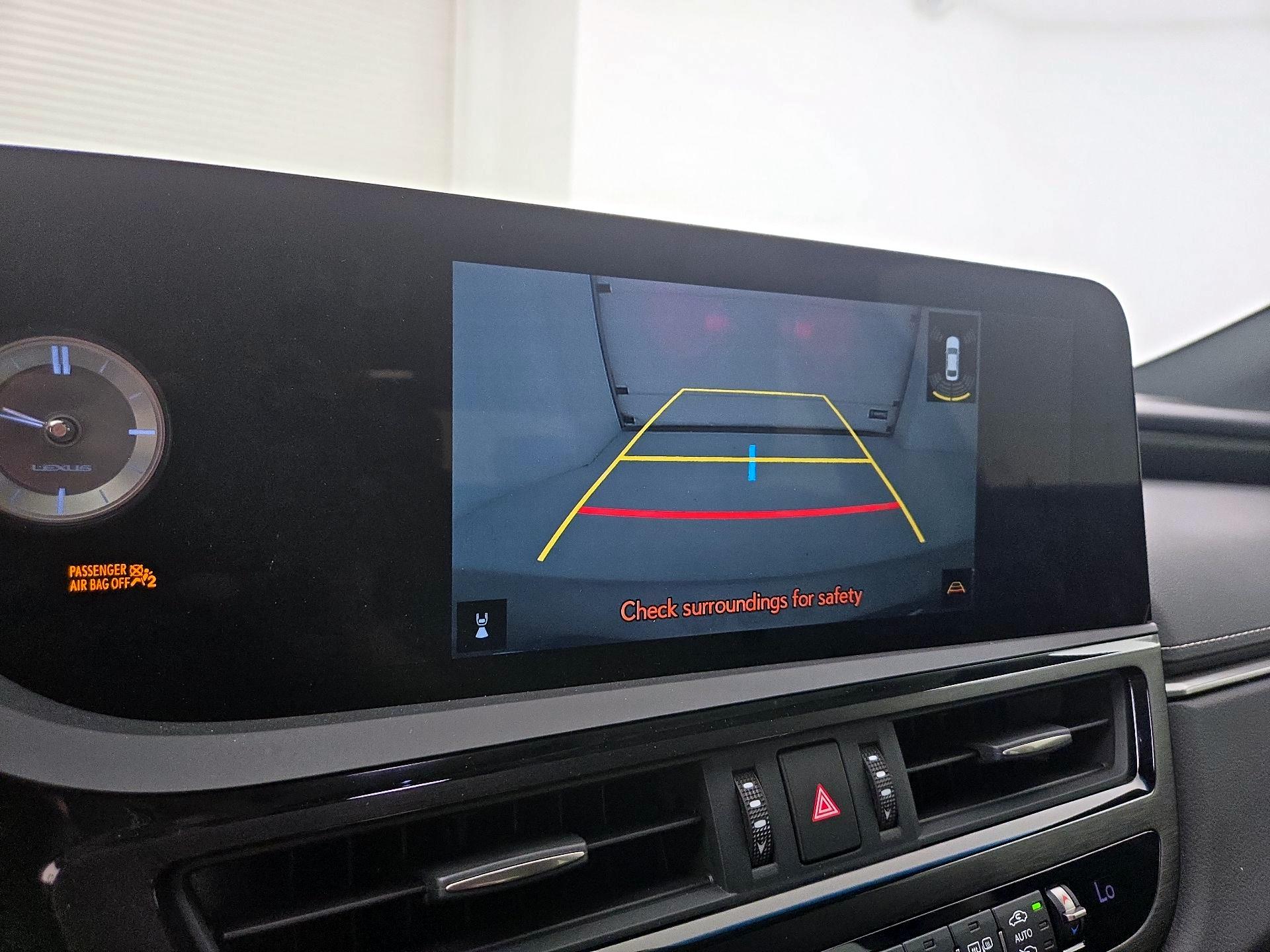 Thumbnail: 2023 Lexus ES - 15