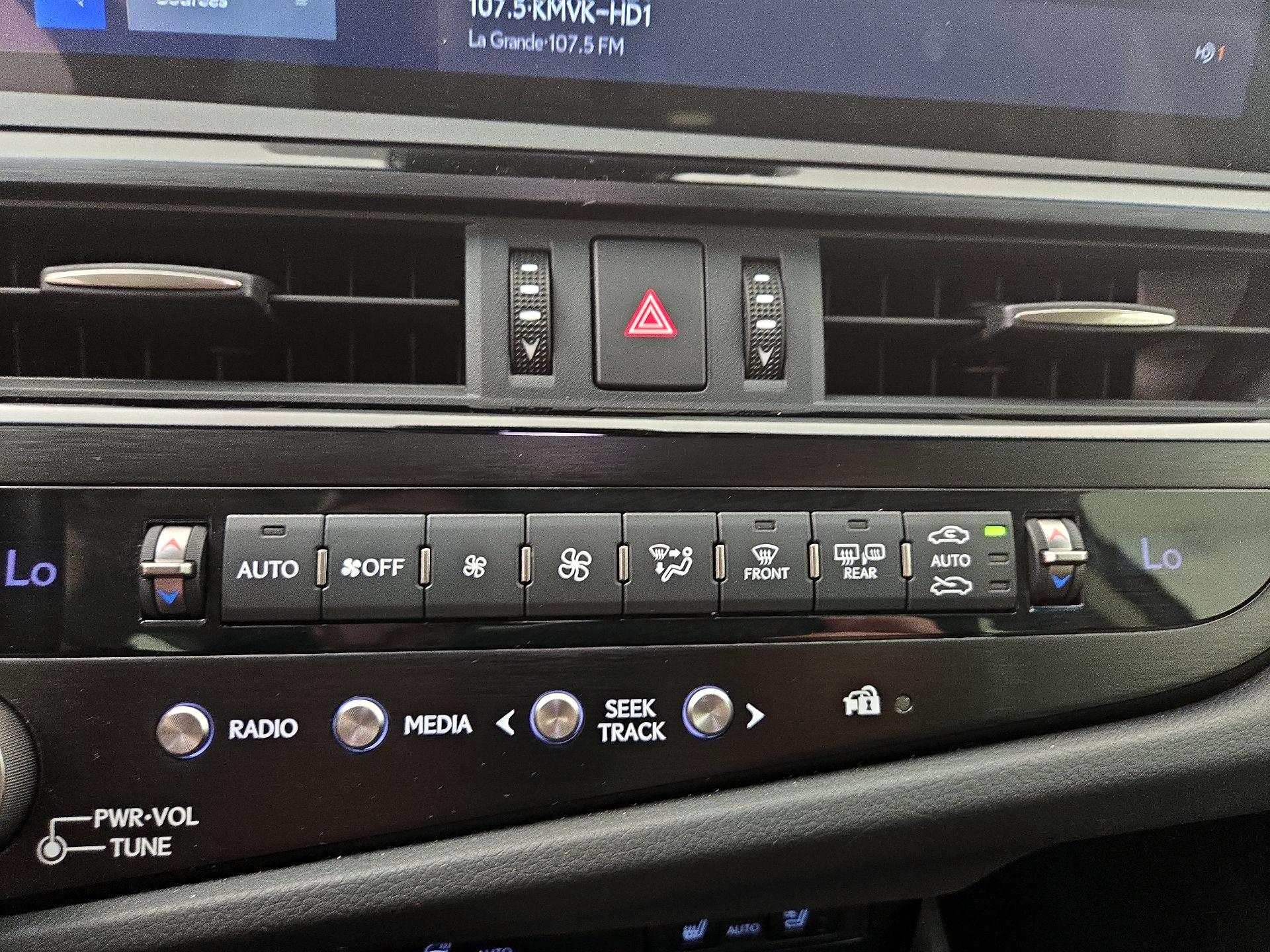 Thumbnail: 2023 Lexus ES - 17