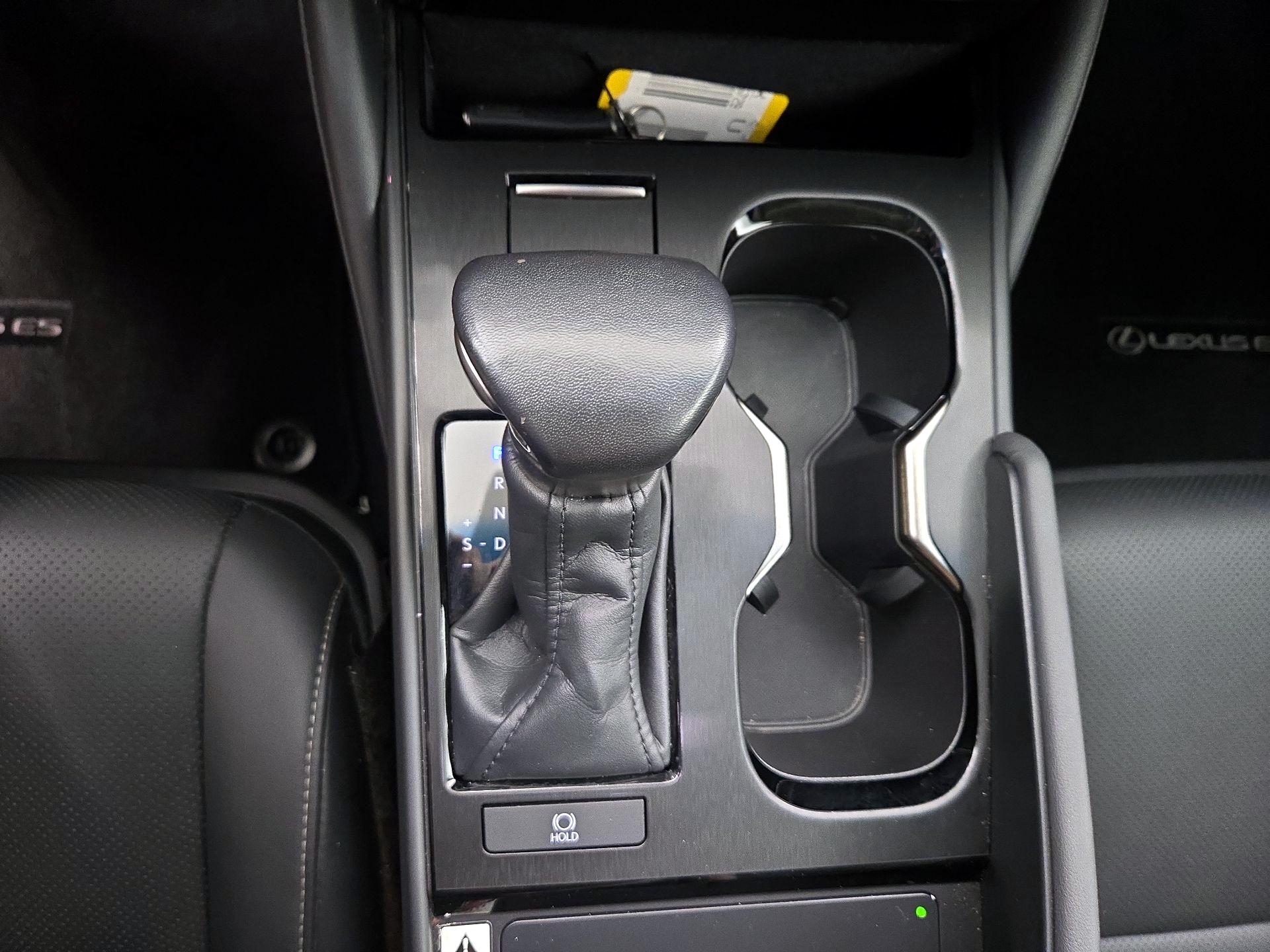 Thumbnail: 2023 Lexus ES - 18