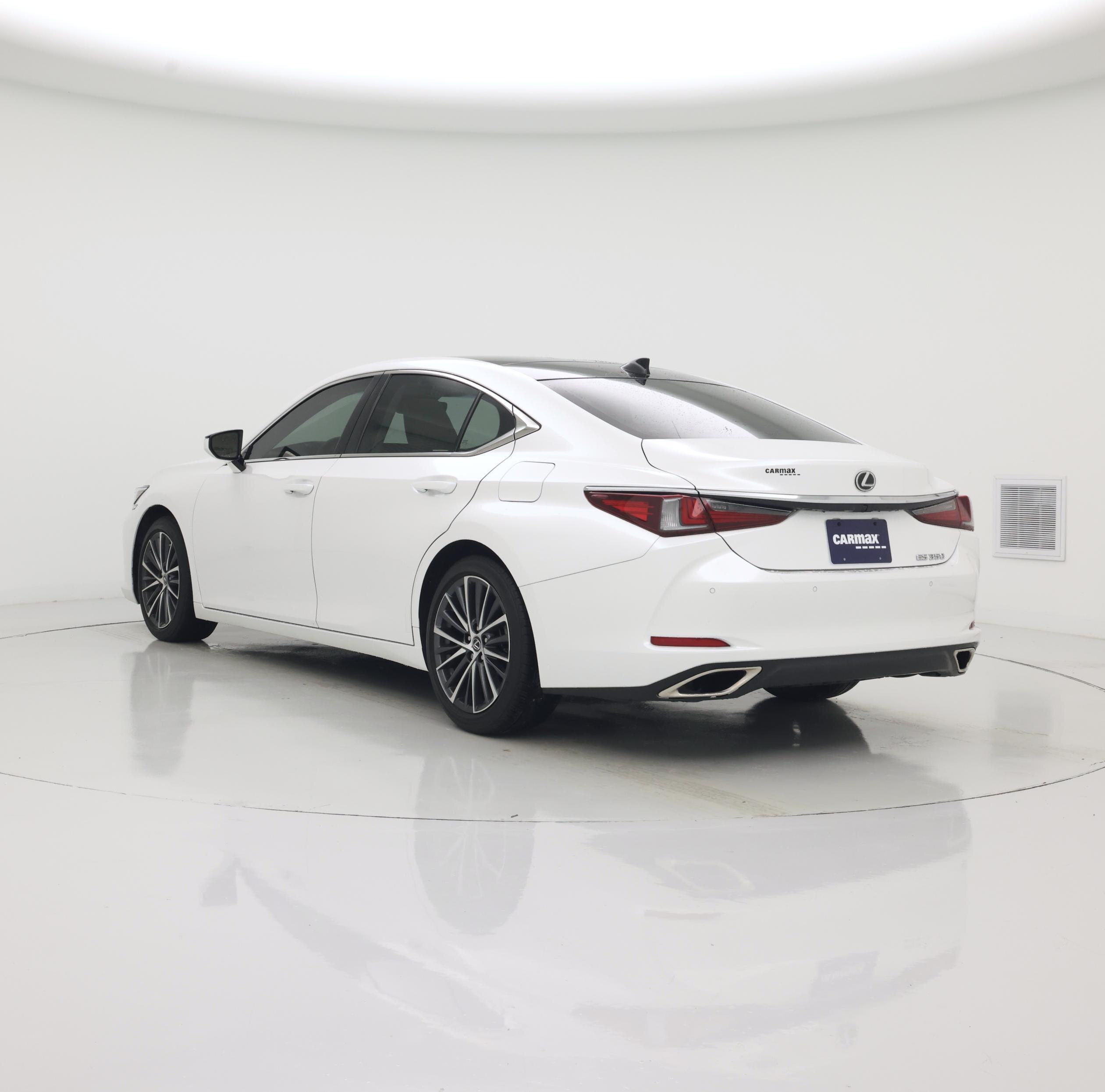 Thumbnail: 2023 Lexus ES - 2