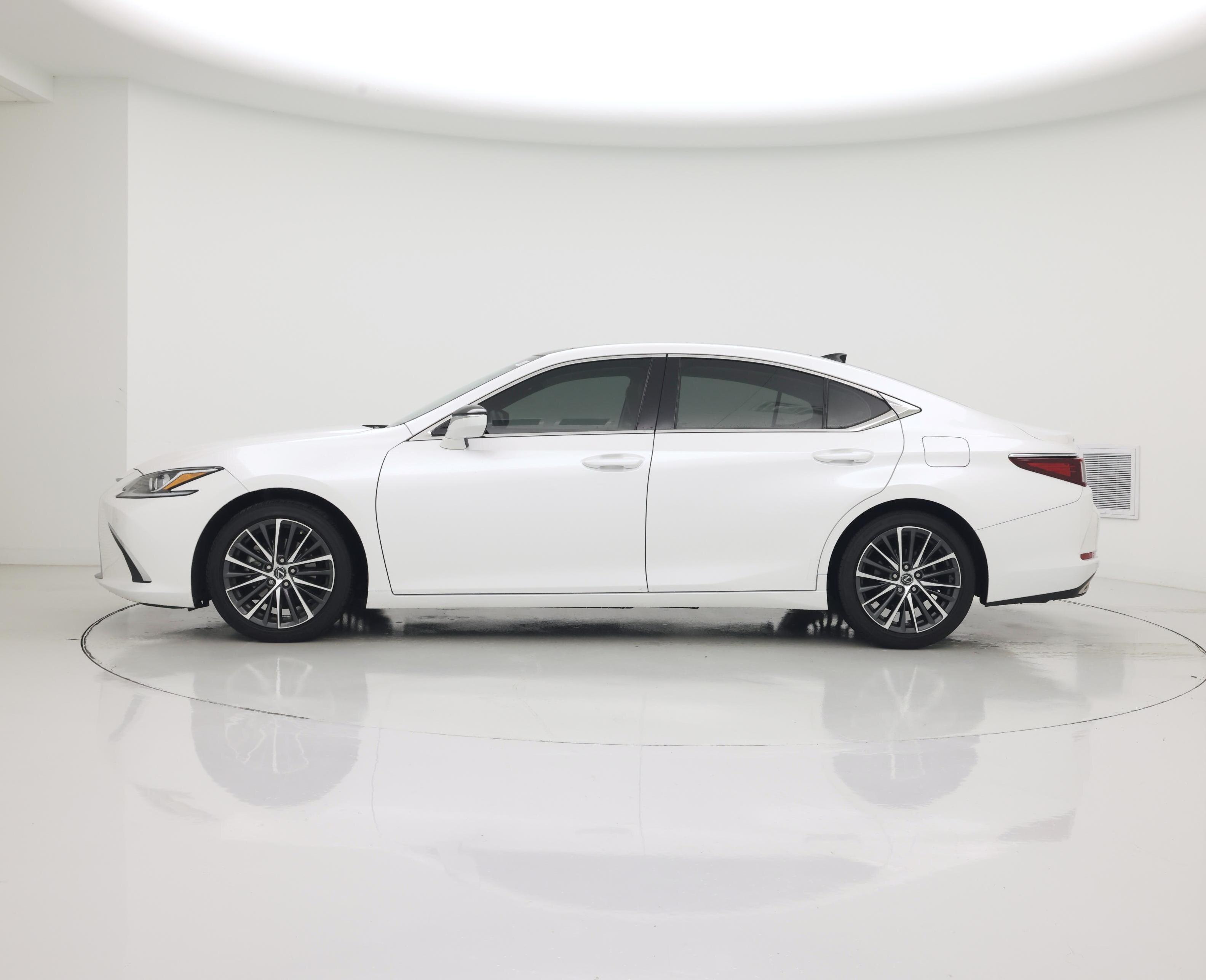 Thumbnail: 2023 Lexus ES - 3