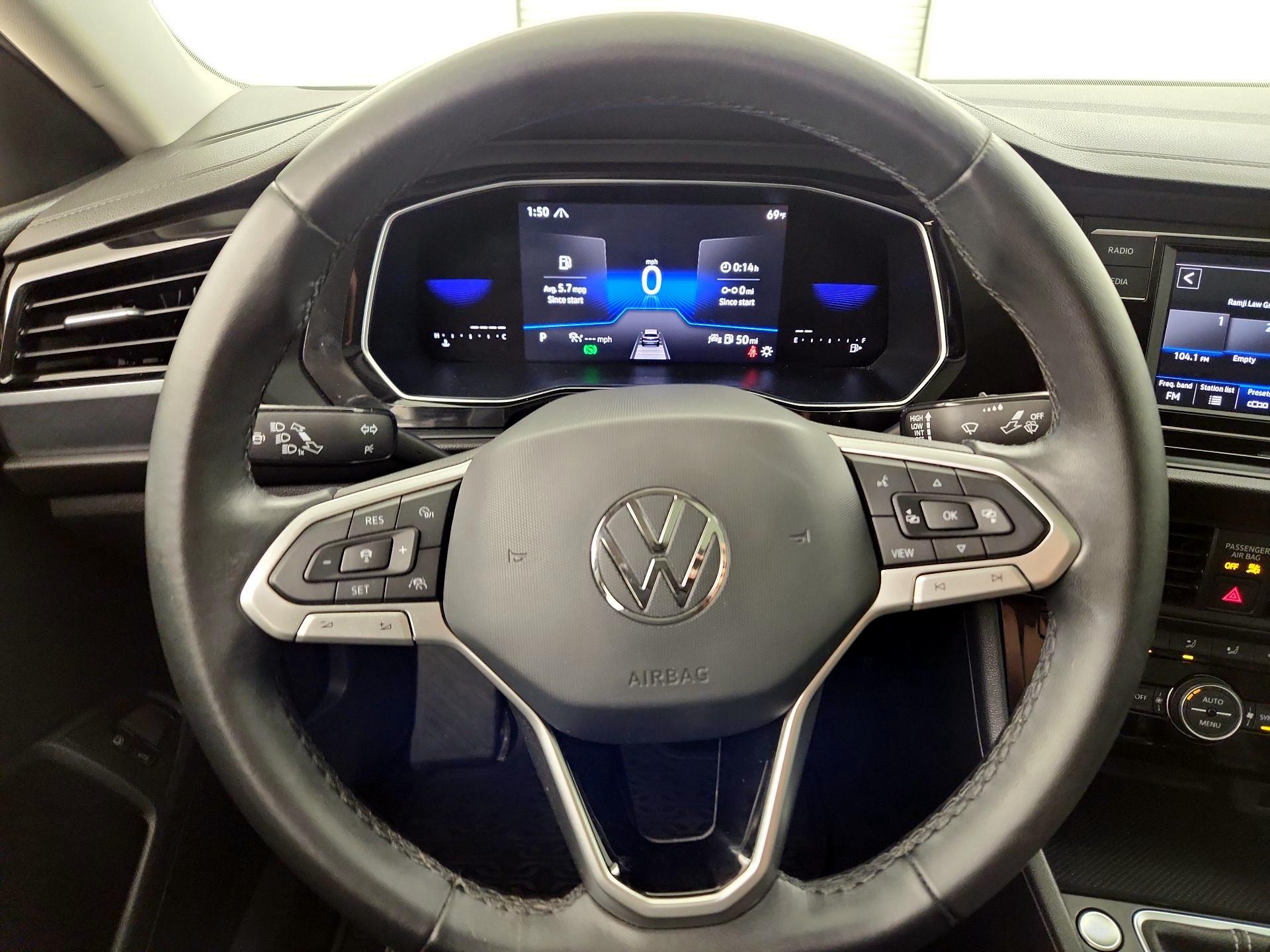 Thumbnail: 2023 Volkswagen Jetta - 10