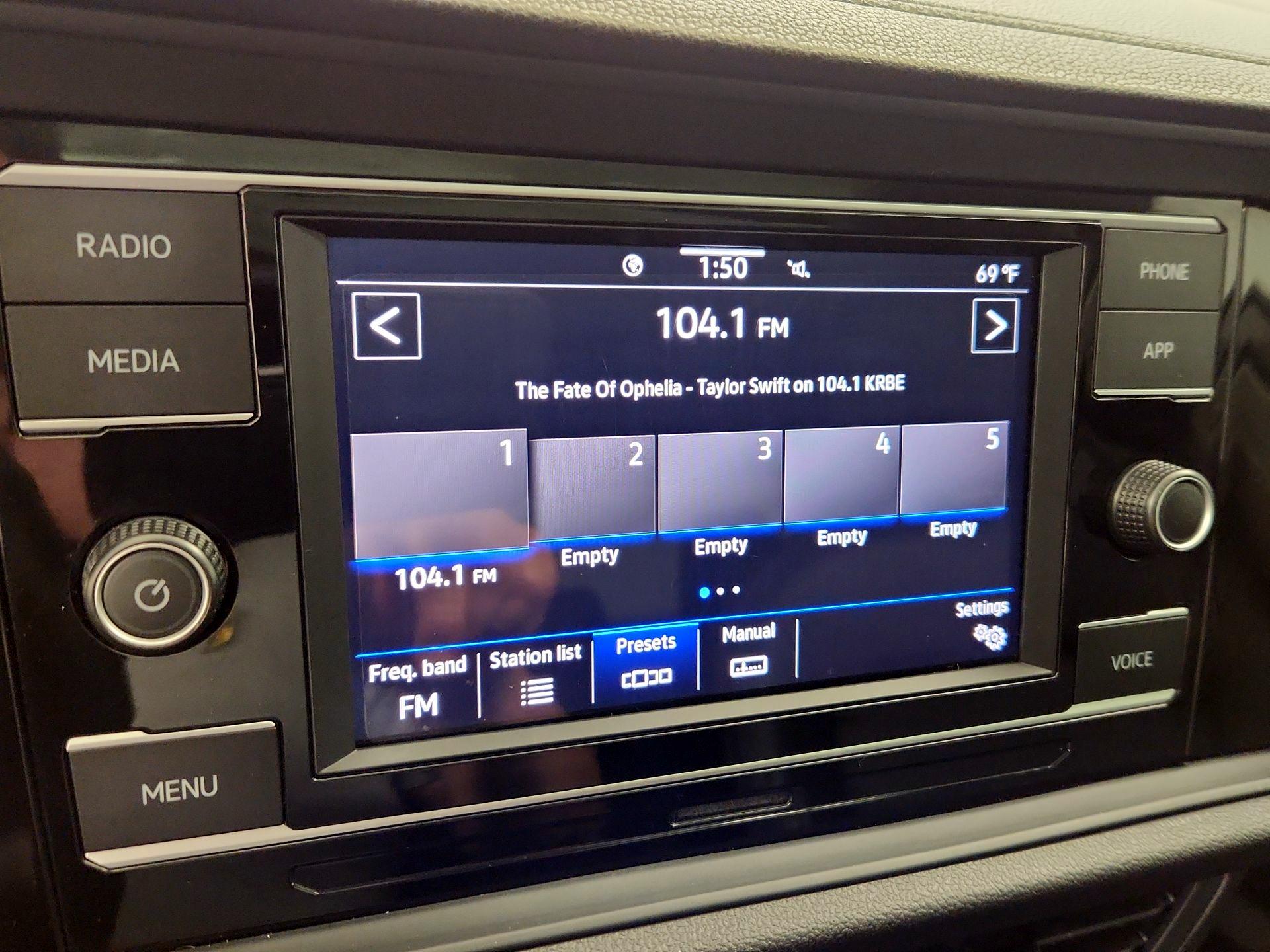 Thumbnail: 2023 Volkswagen Jetta - 15