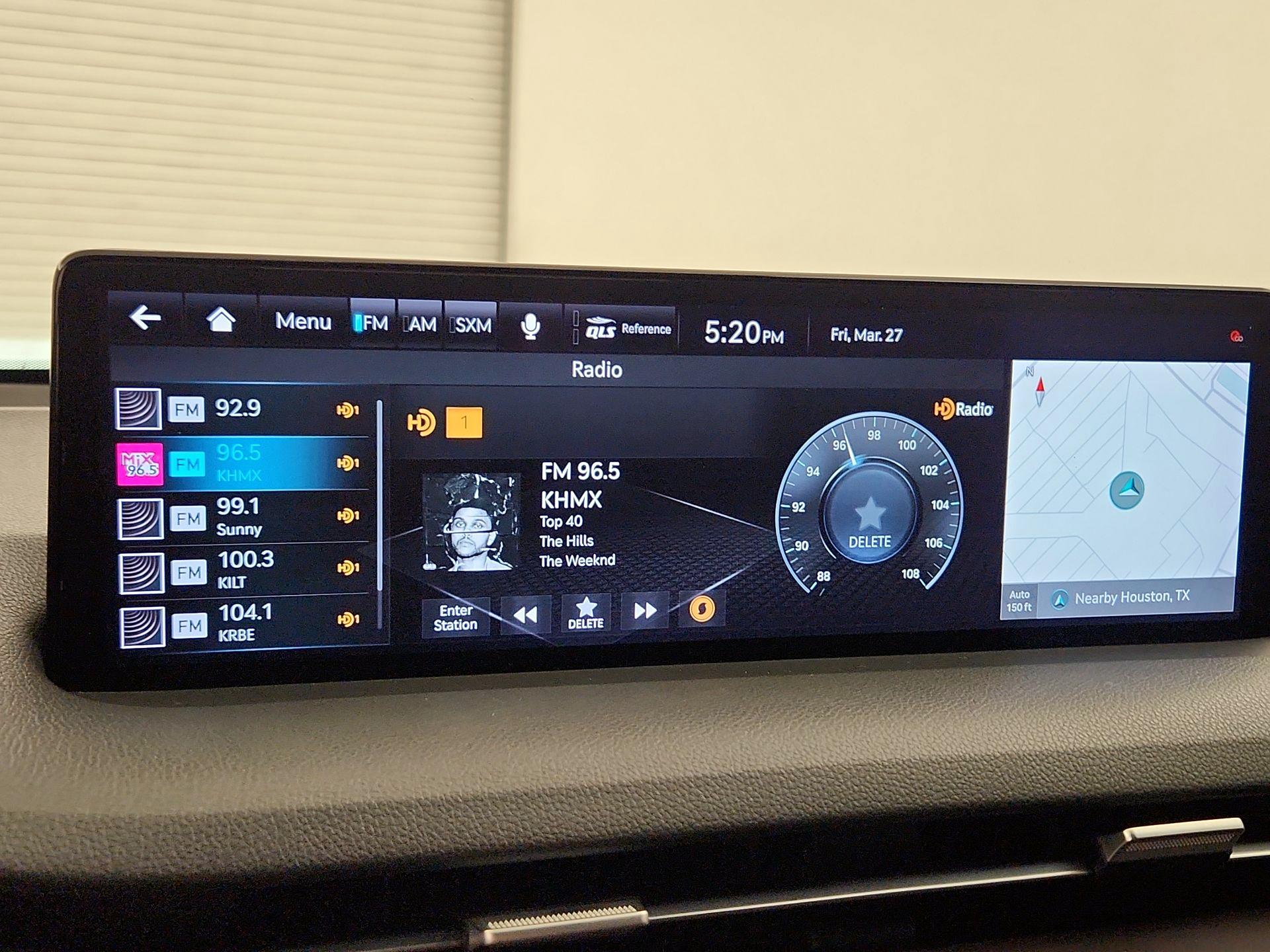 Thumbnail: 2022 Genesis GV70 - 16