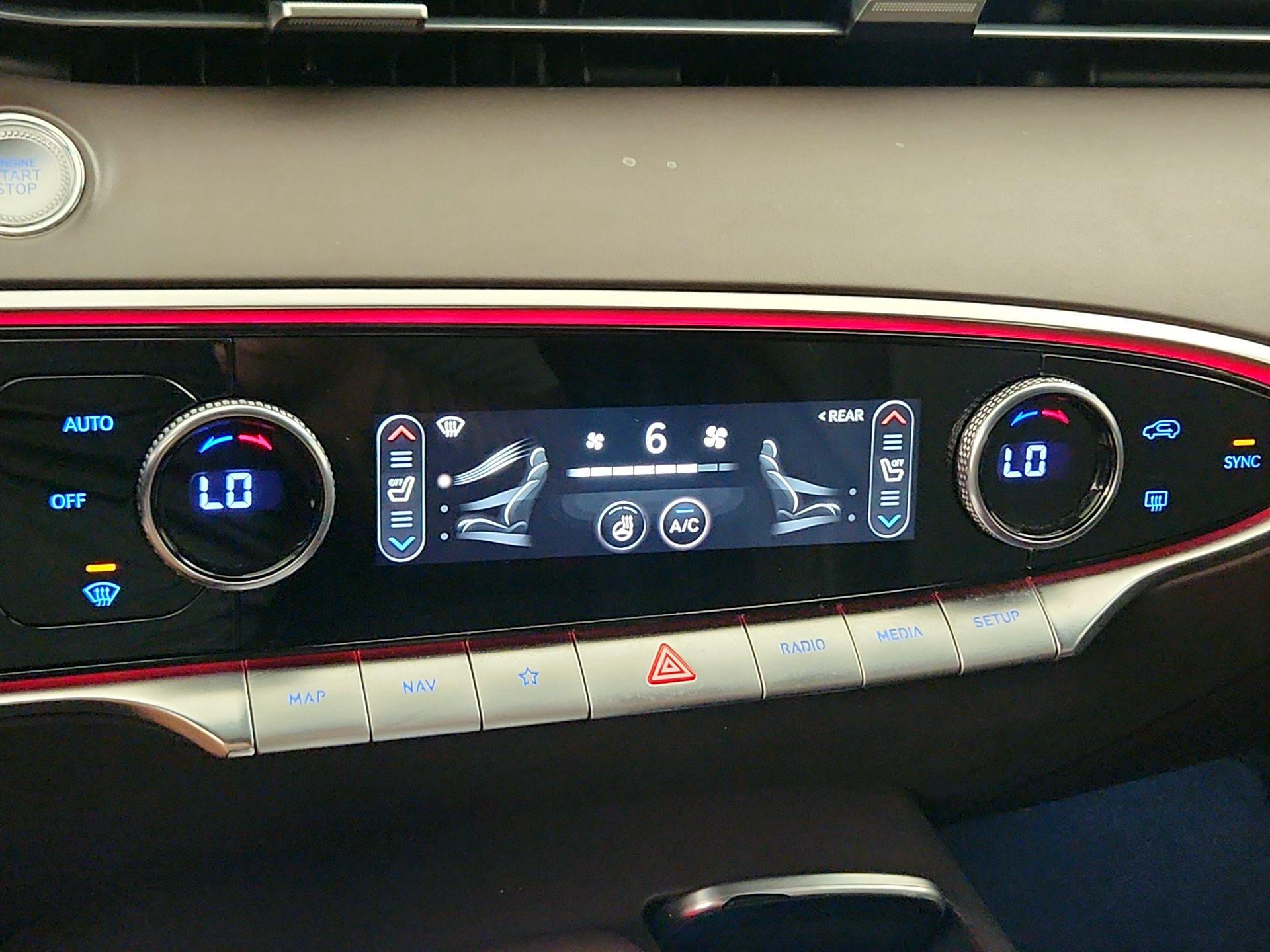 Thumbnail: 2022 Genesis GV70 - 17