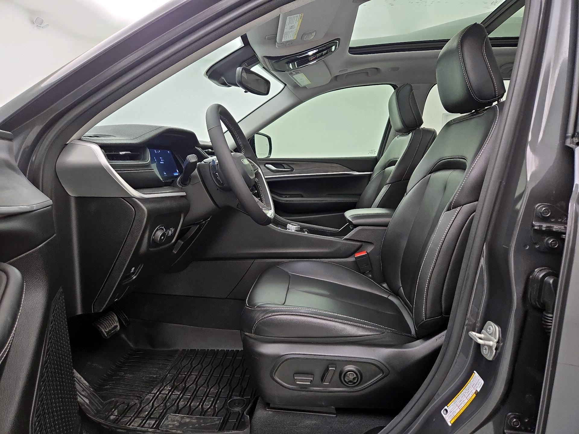 Thumbnail: 2023 Jeep Grand Cherokee - 11