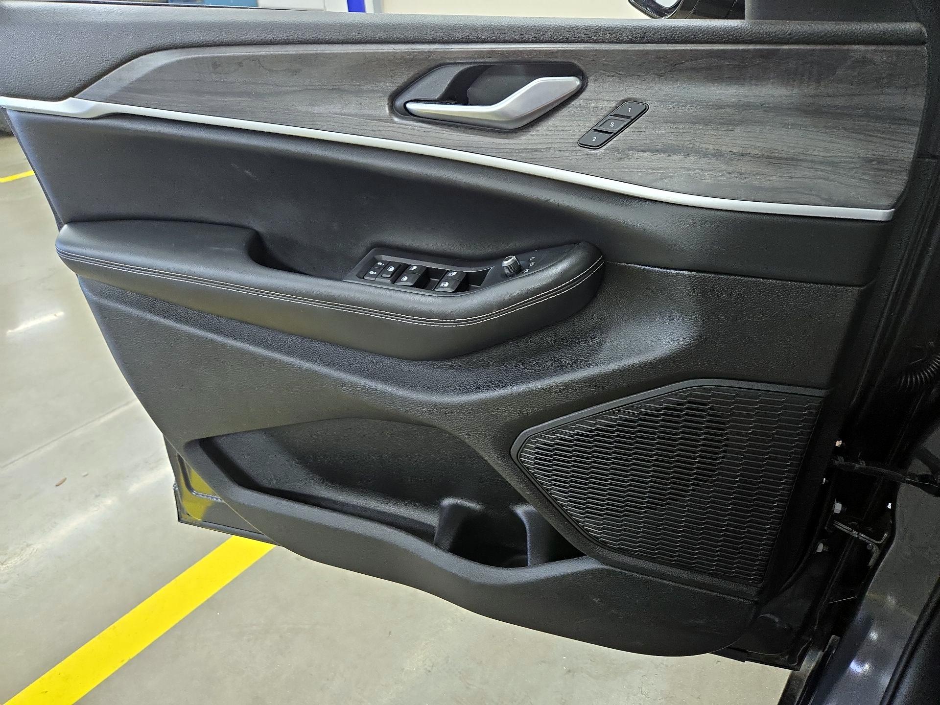 Thumbnail: 2023 Jeep Grand Cherokee - 12