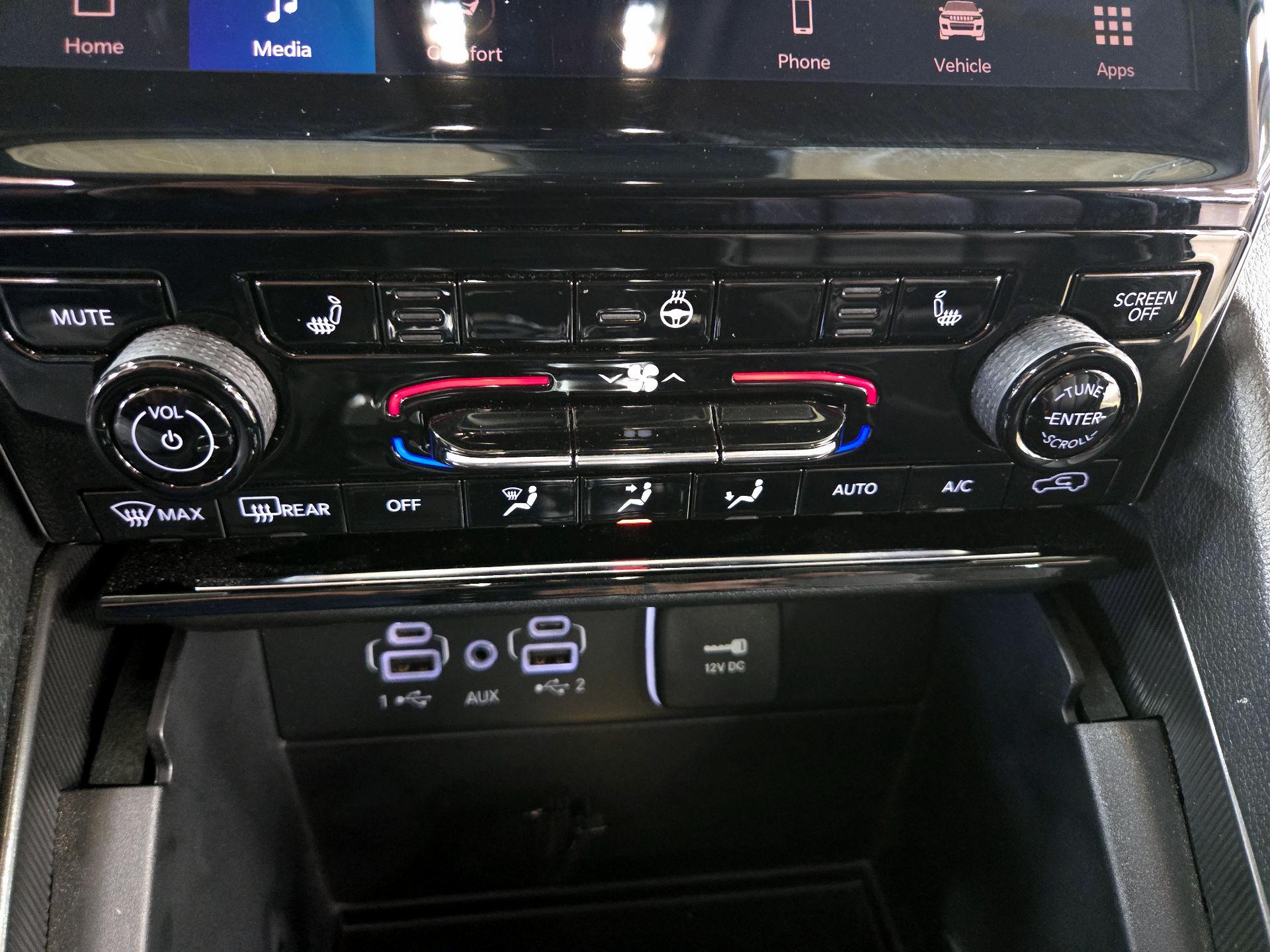 Thumbnail: 2023 Jeep Grand Cherokee - 17