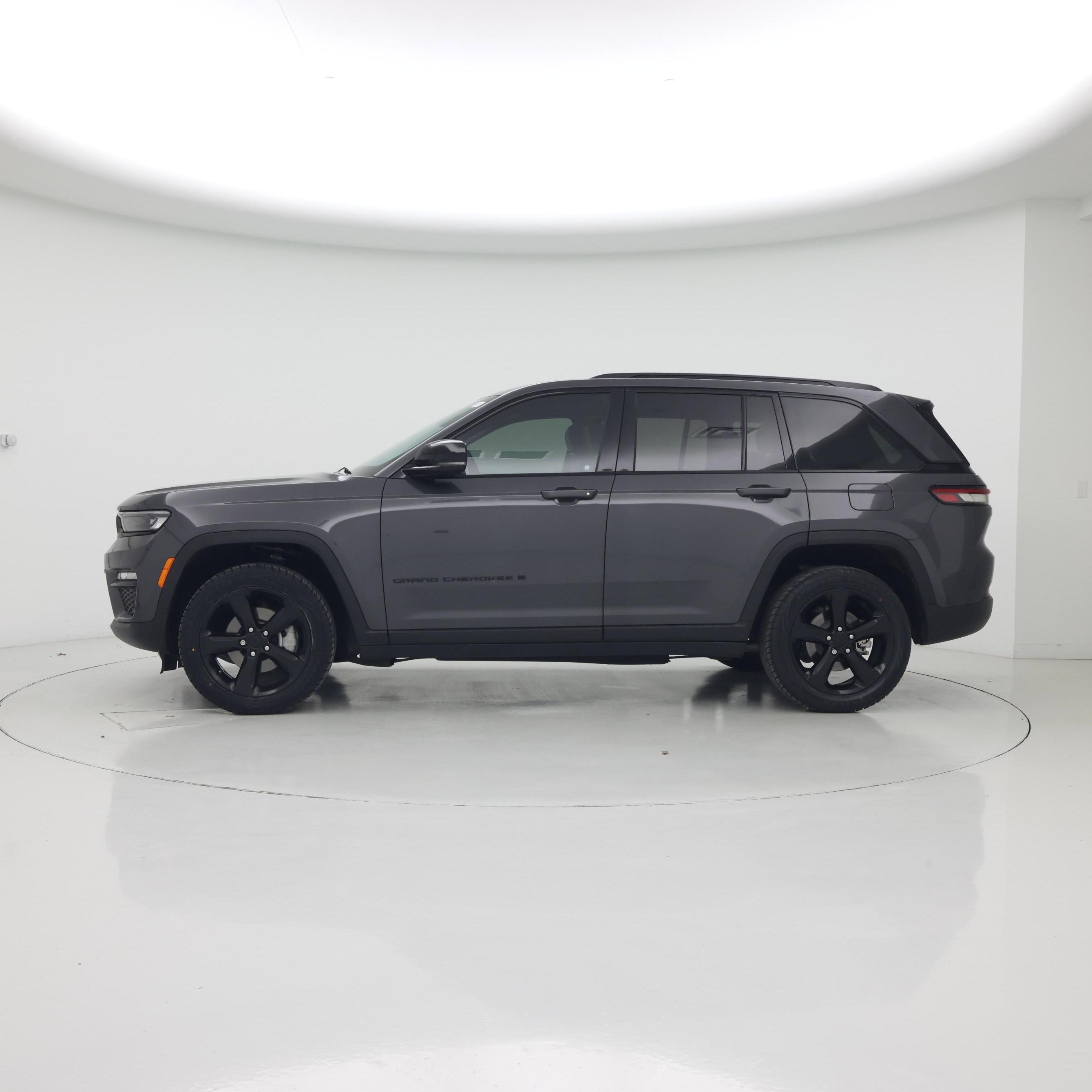 Thumbnail: 2023 Jeep Grand Cherokee - 3
