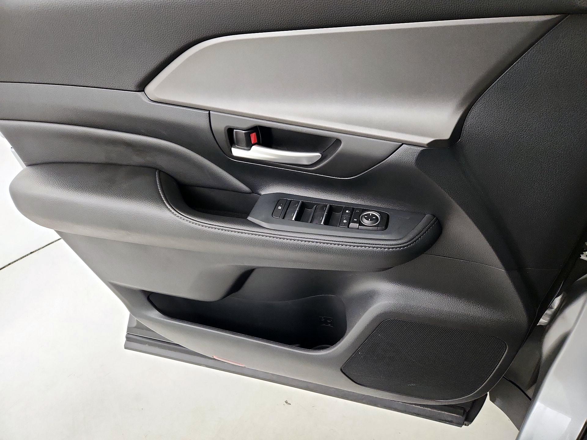 Thumbnail: 2025 Toyota Grand Highlander - 12