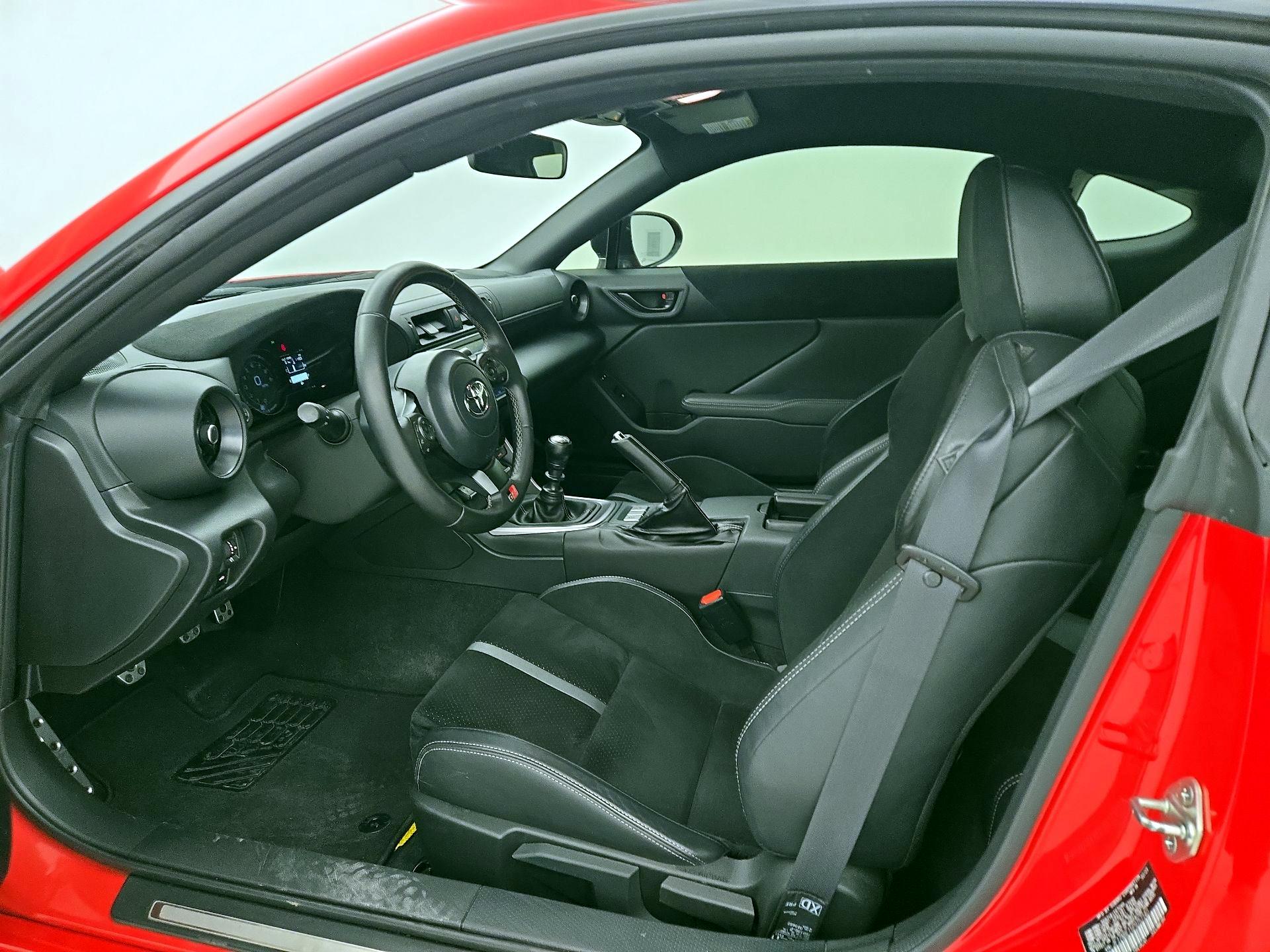 Thumbnail: 2023 Toyota GR86 - 11