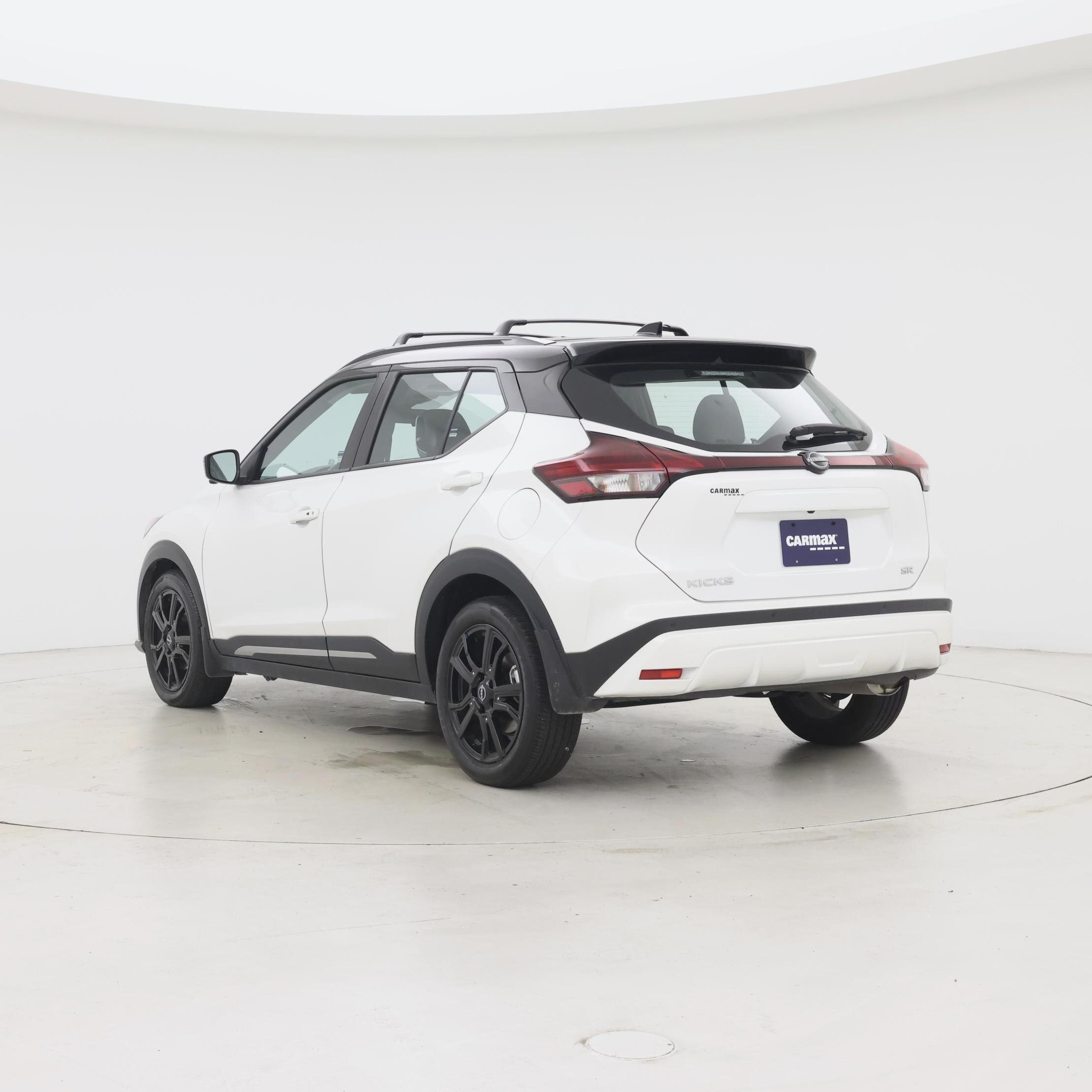 Thumbnail: 2023 Nissan Kicks - 2