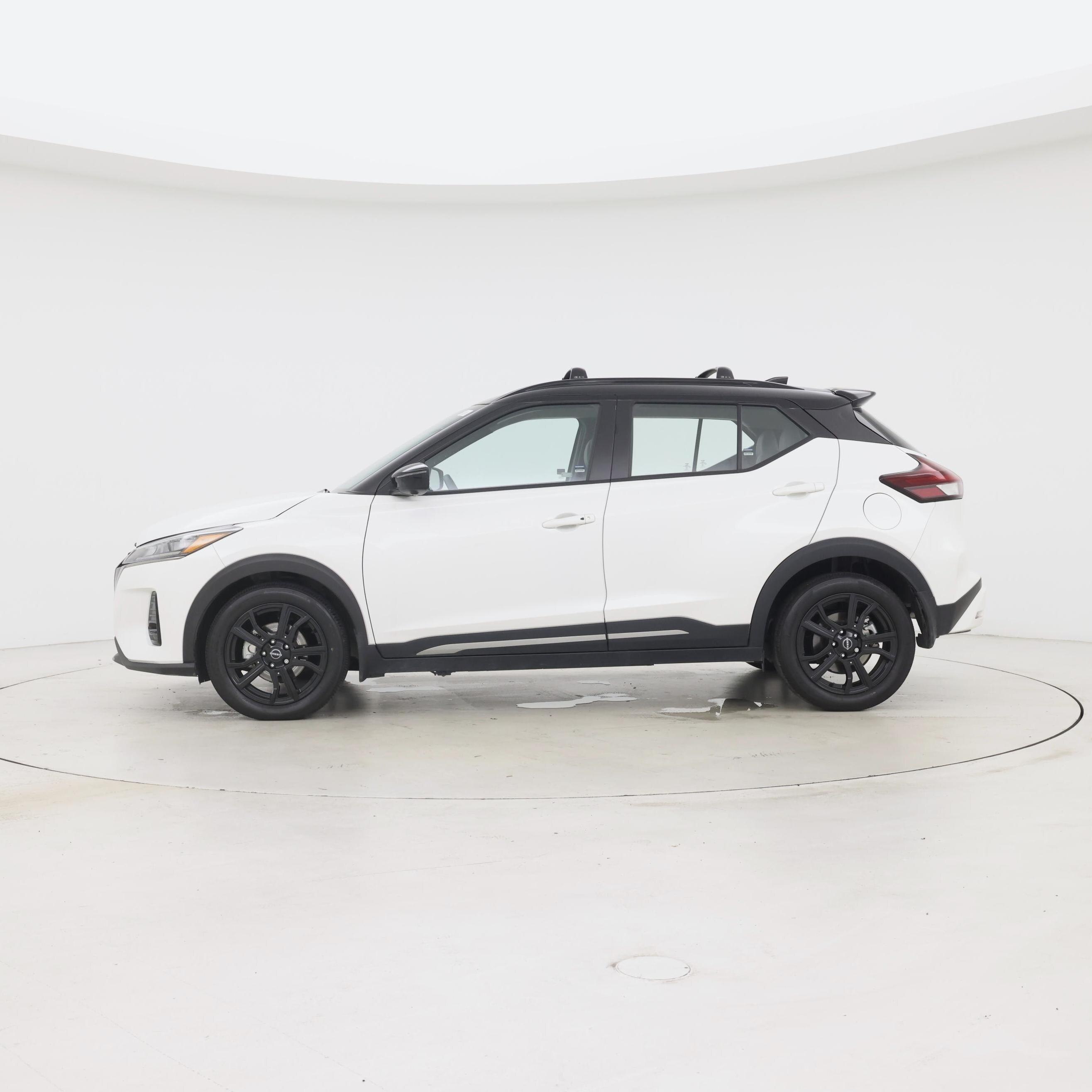 Thumbnail: 2023 Nissan Kicks - 3
