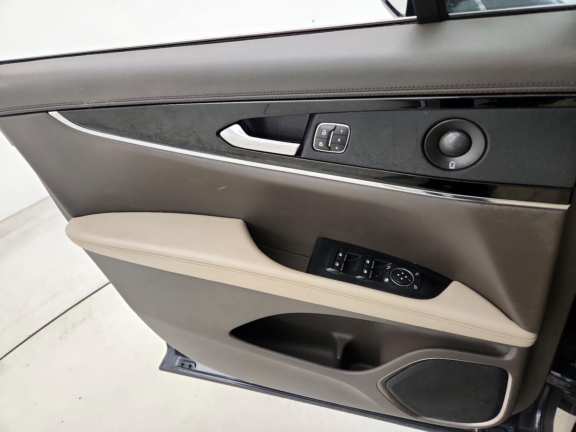 Thumbnail: 2022 Lincoln Nautilus - 12