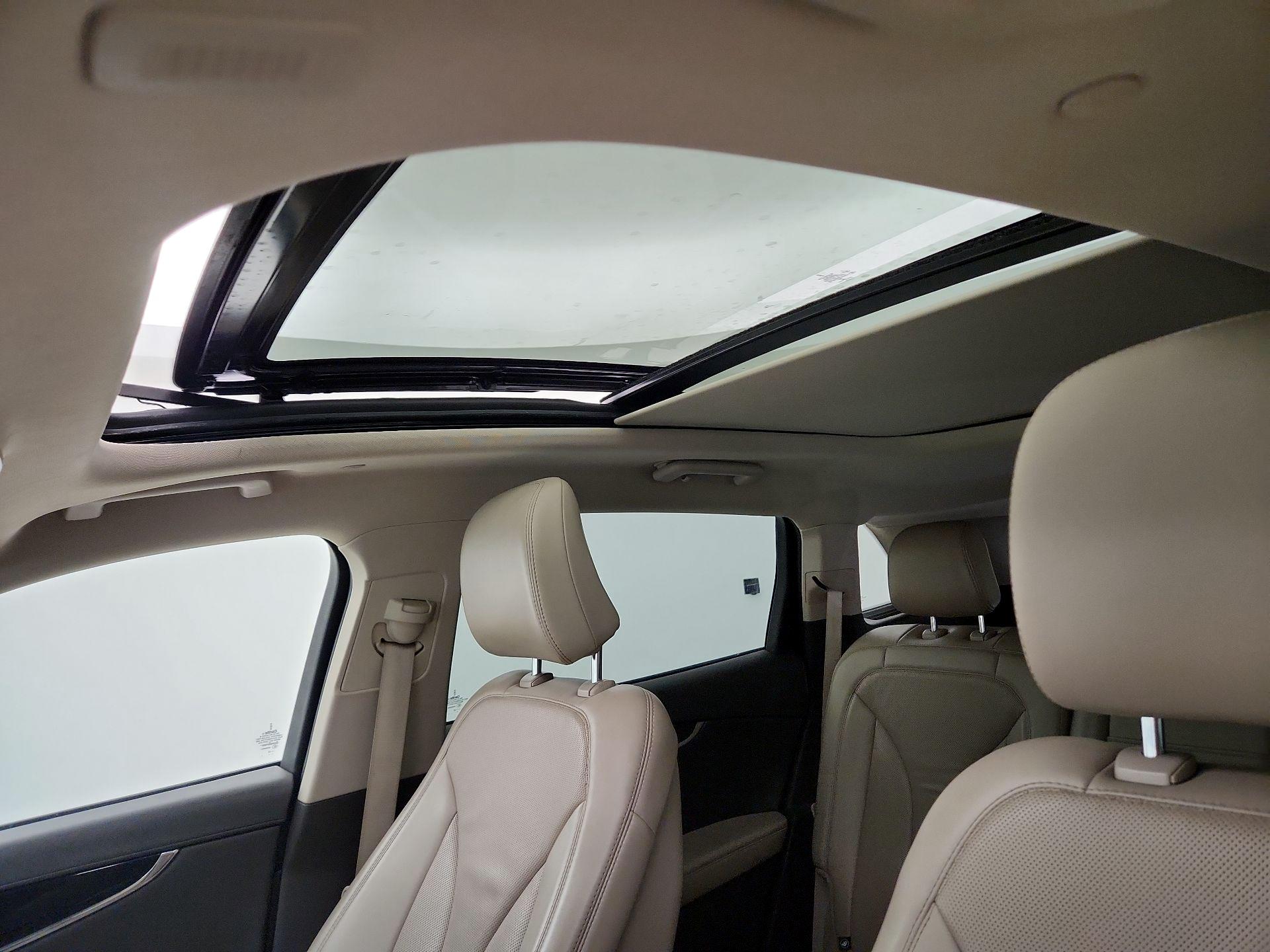 Thumbnail: 2022 Lincoln Nautilus - 20