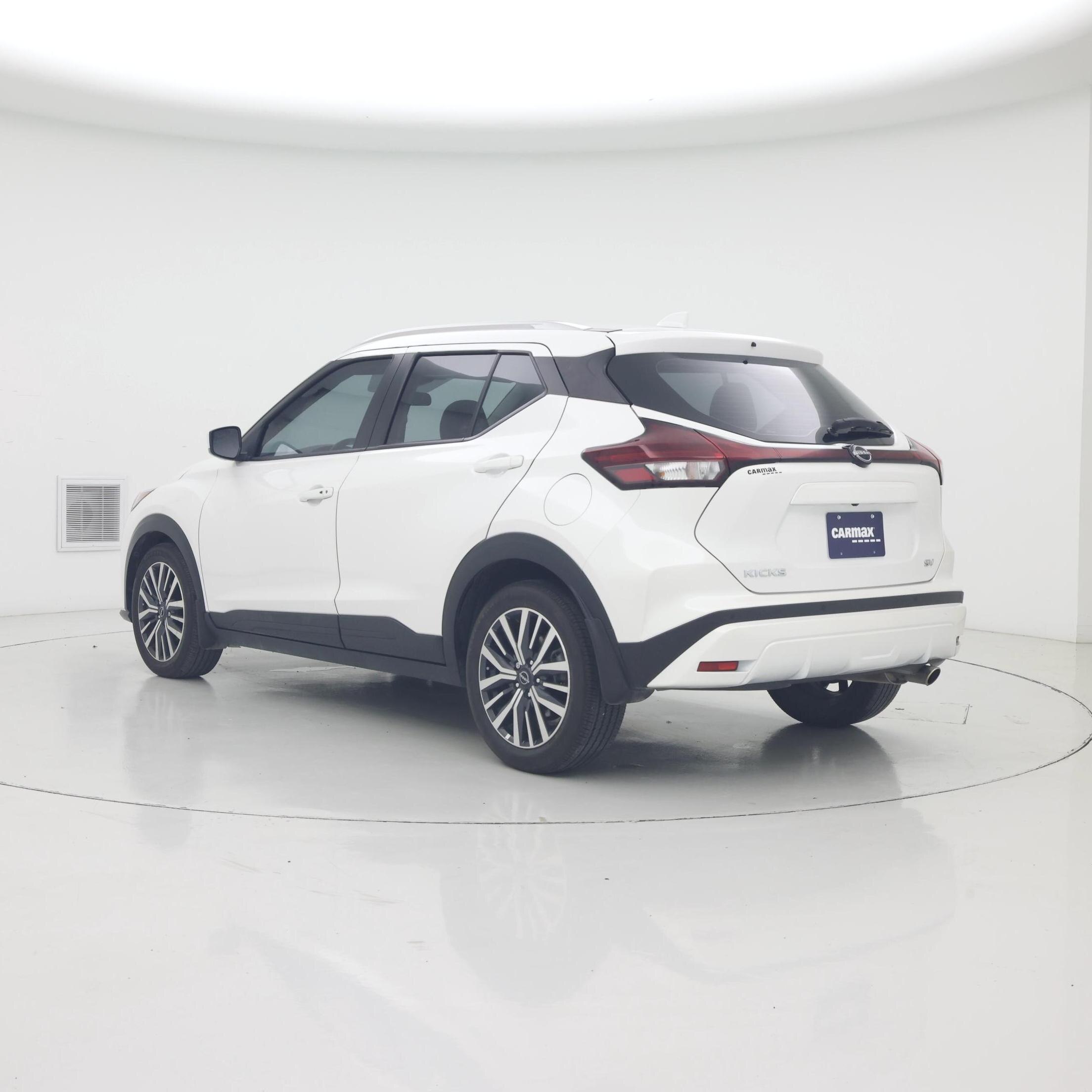 Thumbnail: 2023 Nissan Kicks - 2