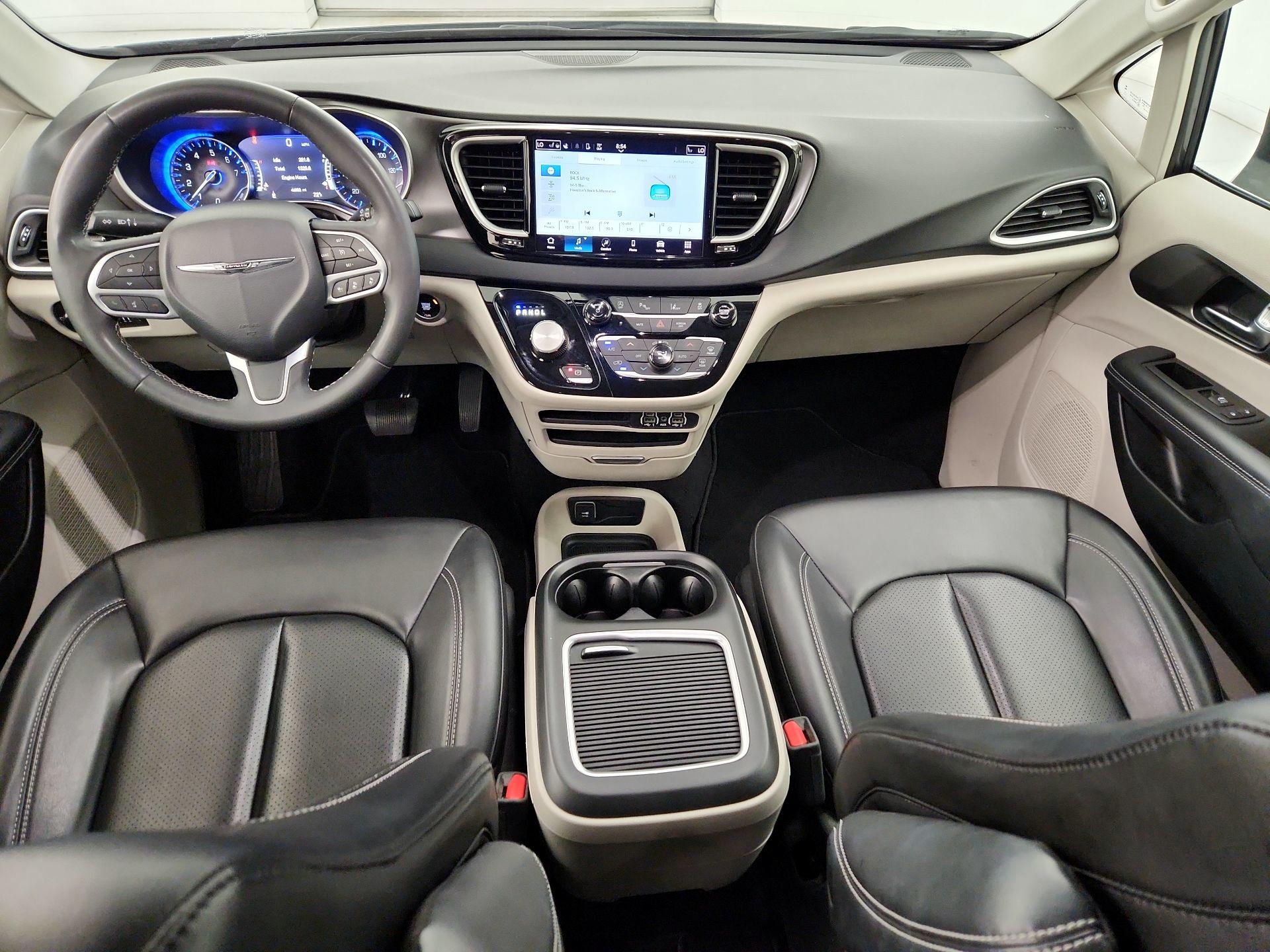 Thumbnail: 2023 Chrysler Pacifica - 9