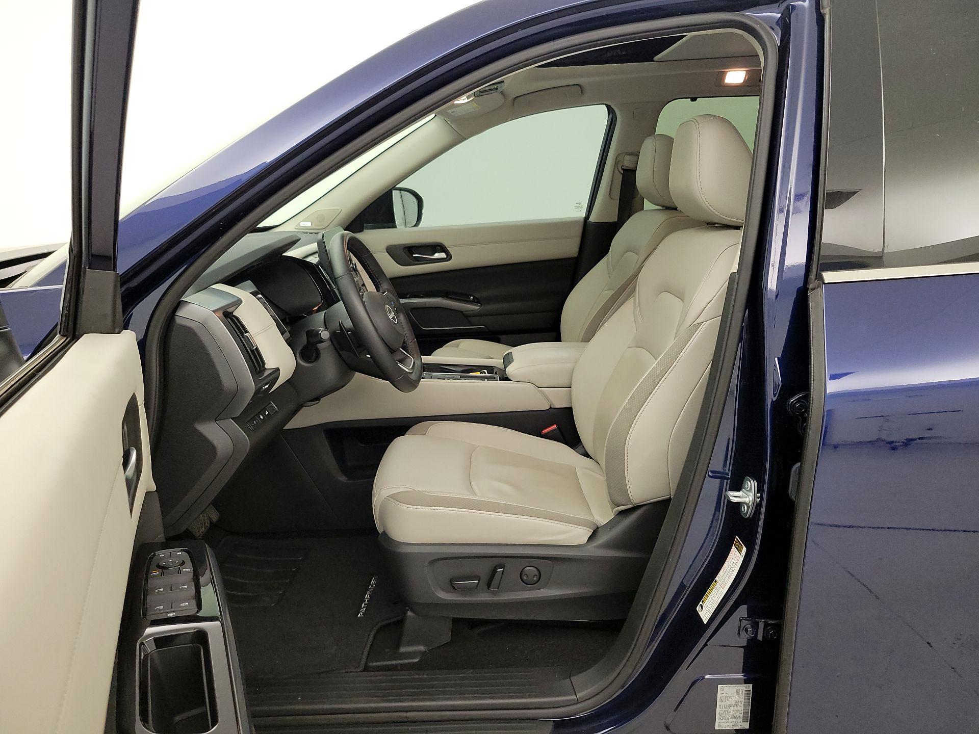 Thumbnail: 2023 Nissan Pathfinder - 11