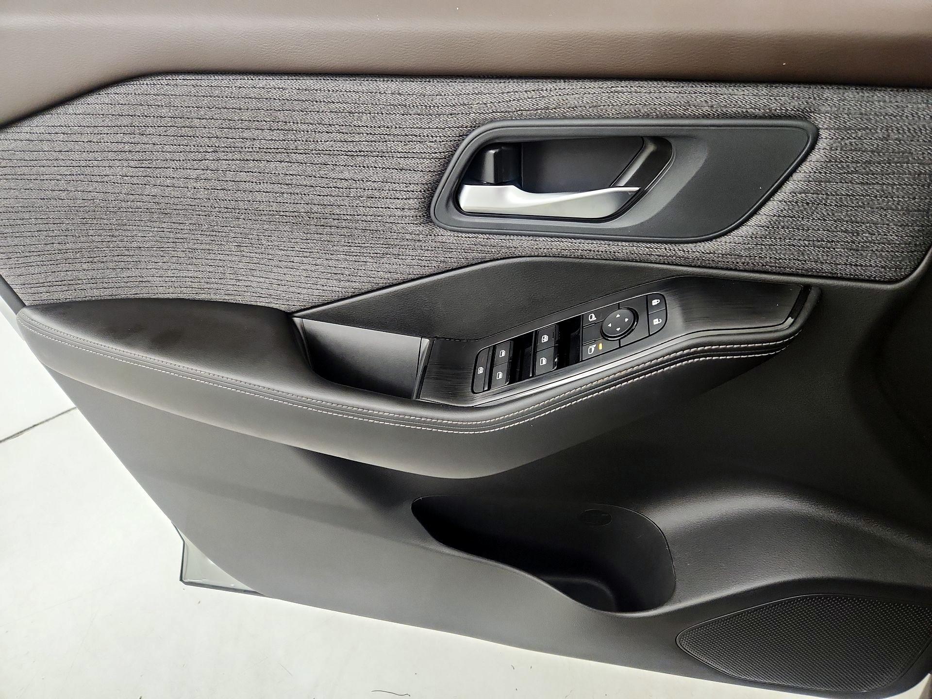 Thumbnail: 2023 Nissan Rogue - 12