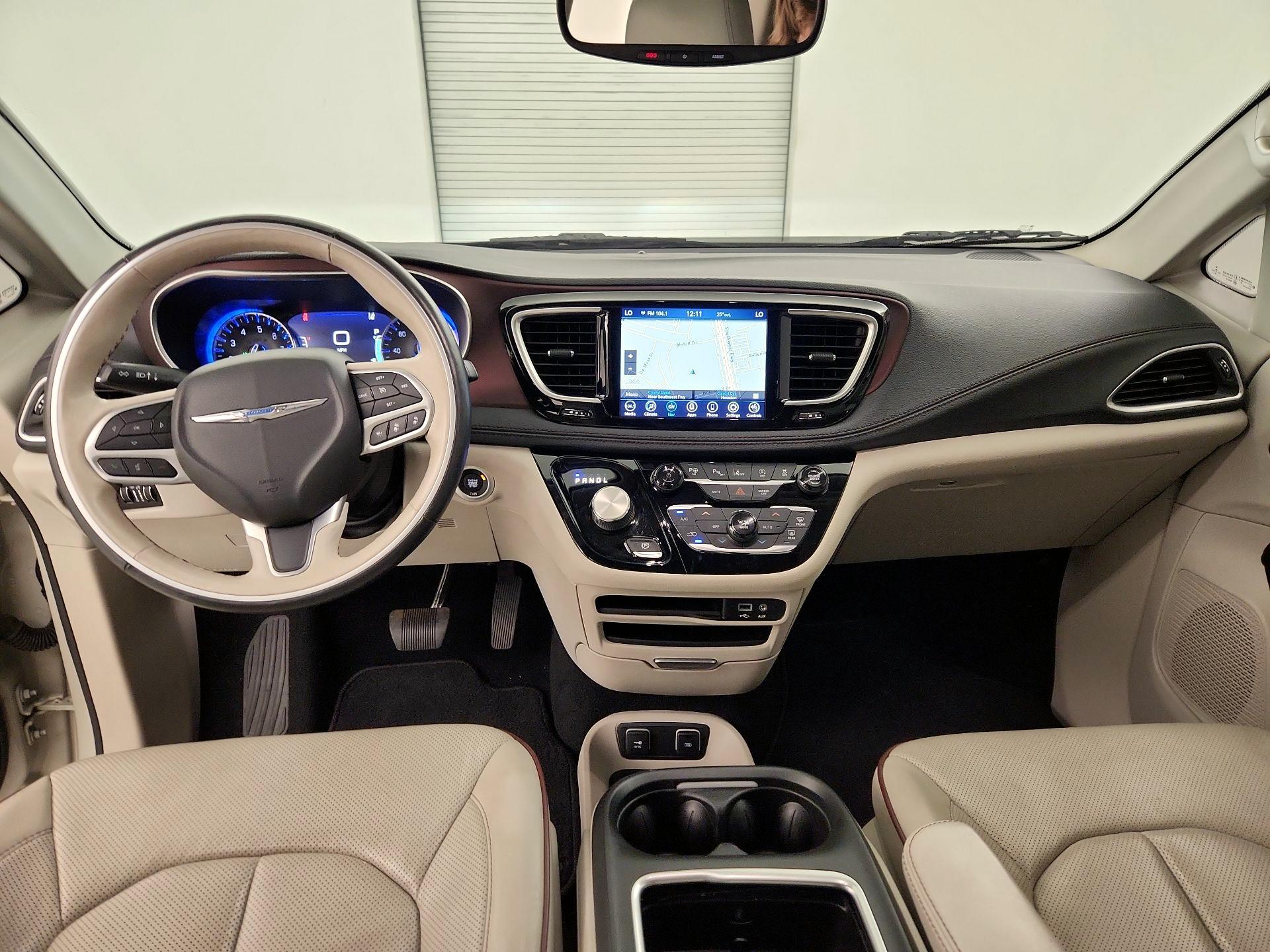 Thumbnail: 2020 Chrysler Pacifica - 9
